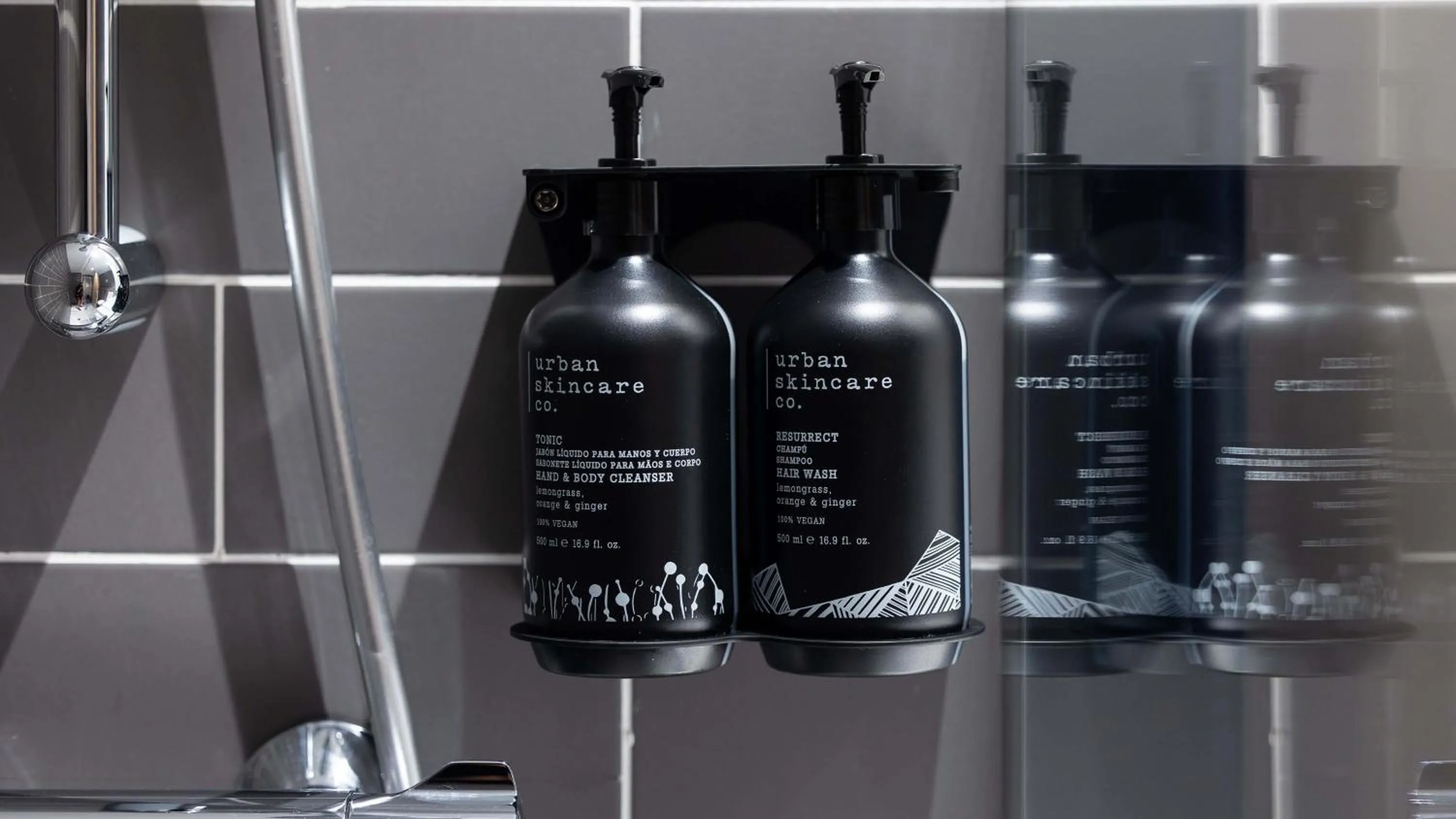 Standard Twin Room with Balcony in Holiday Inn Express & Suites Lisbon - Príncipe Real by IHG