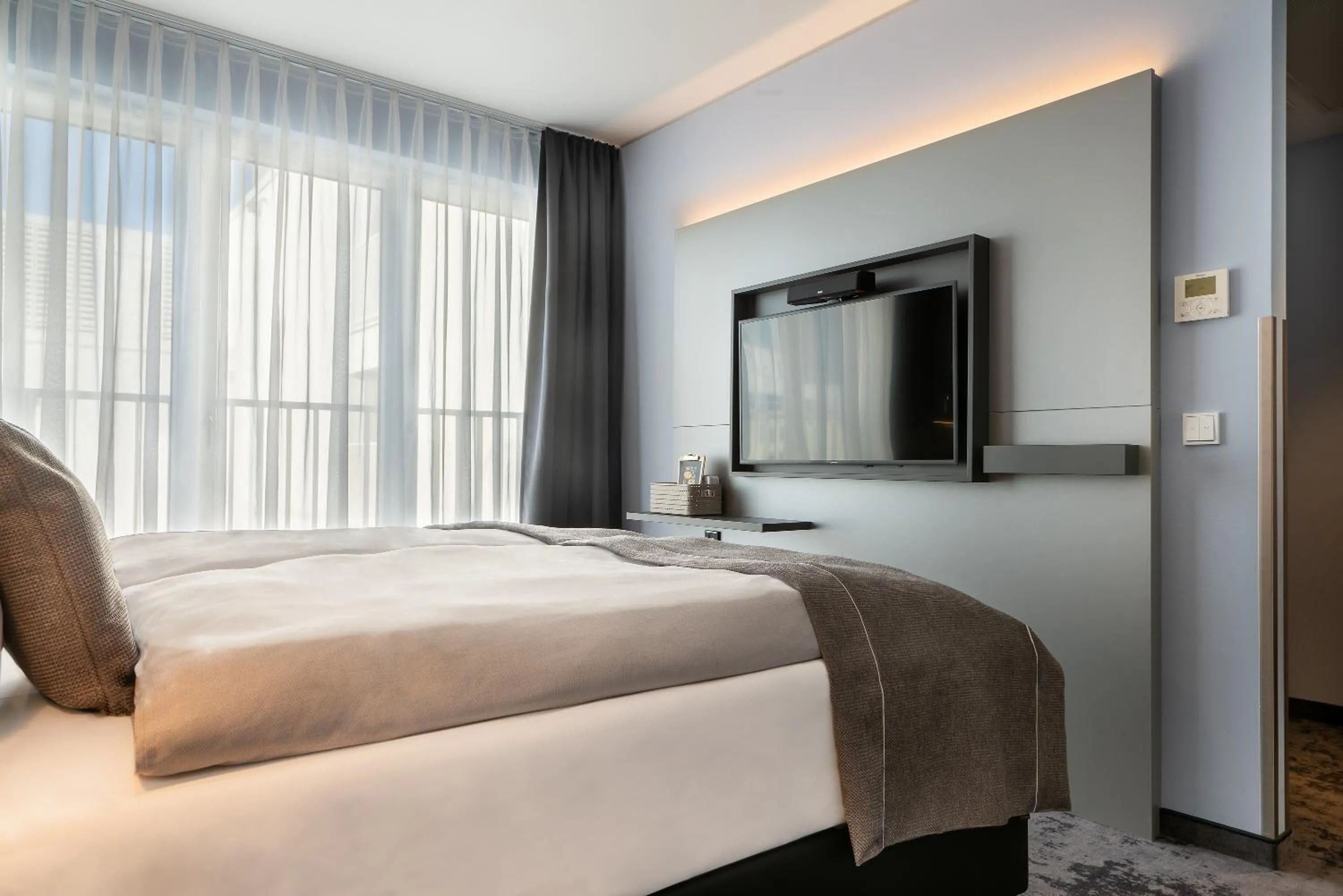 Standard Double Room in Holiday Inn - the niu, Charly Frankfurt City by IHG