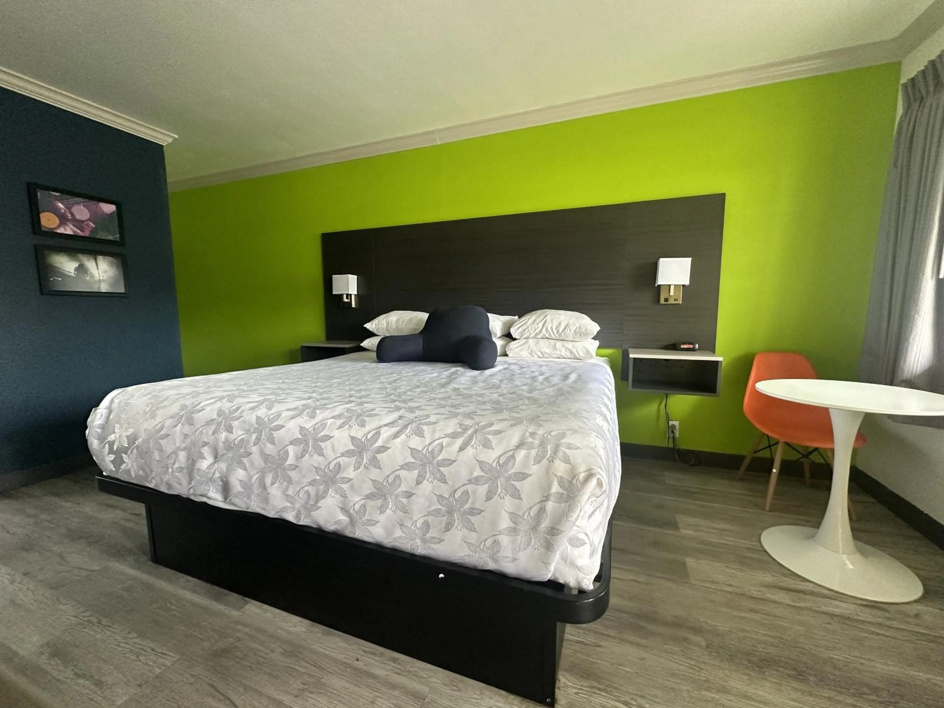 King Room in Americas Best Value Inn Winnemucca