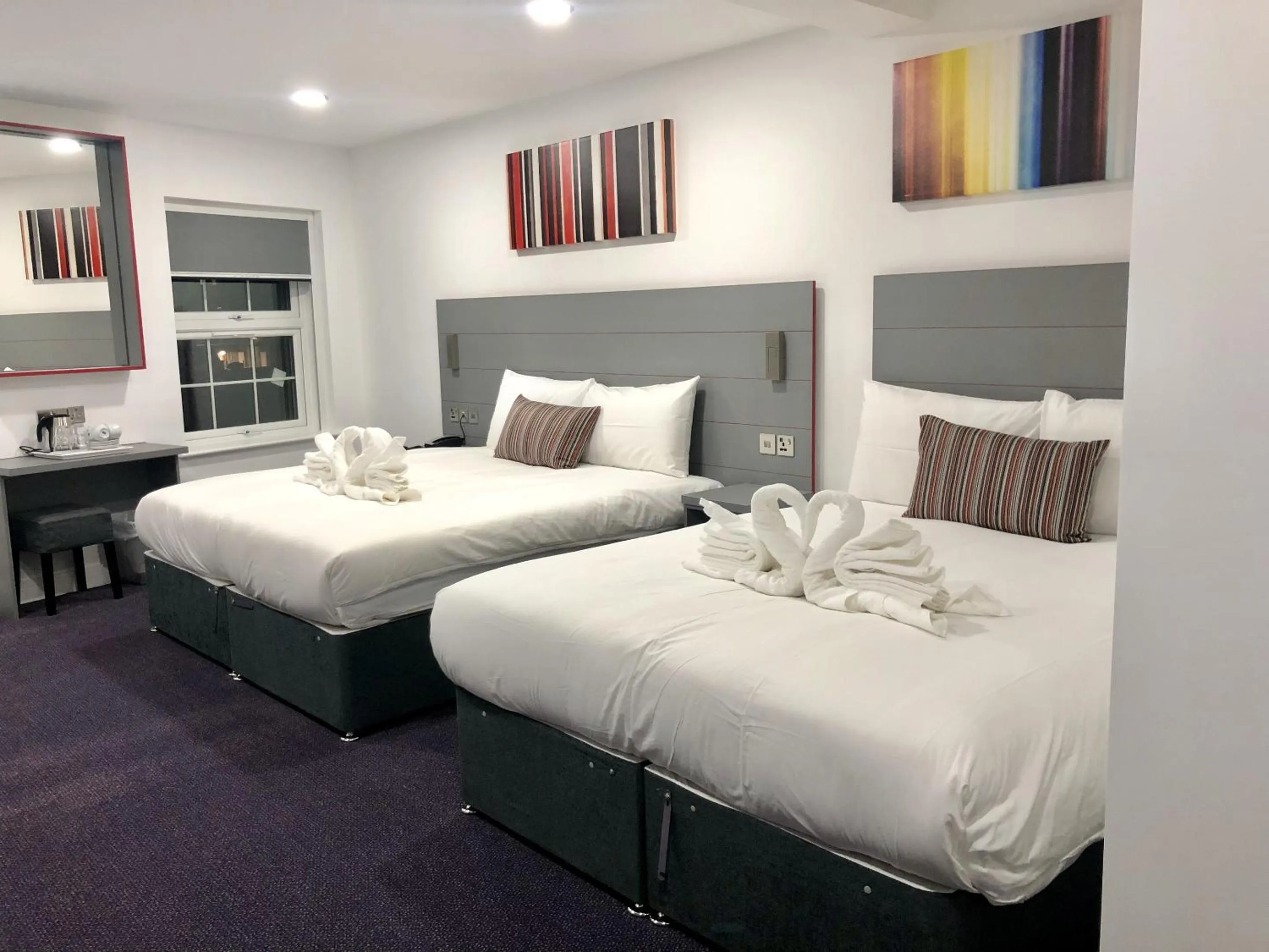 Quadruple Room with Shower in Ilford Hotel Goodmayes