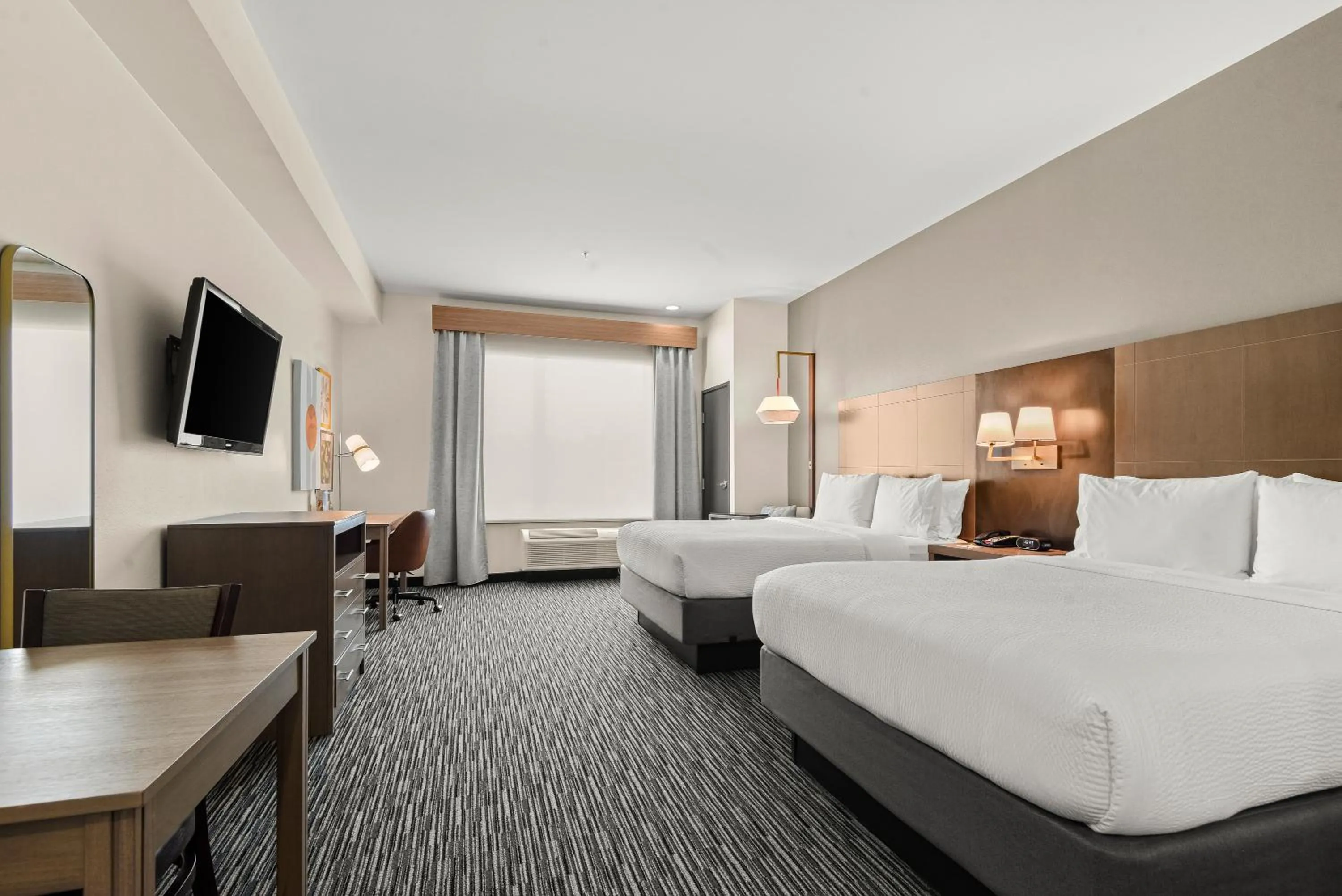 Standard Queen Room with Two Queen Beds and Tub - Mobility/Communications Accessible in Holiday Inn Gonzales by IHG