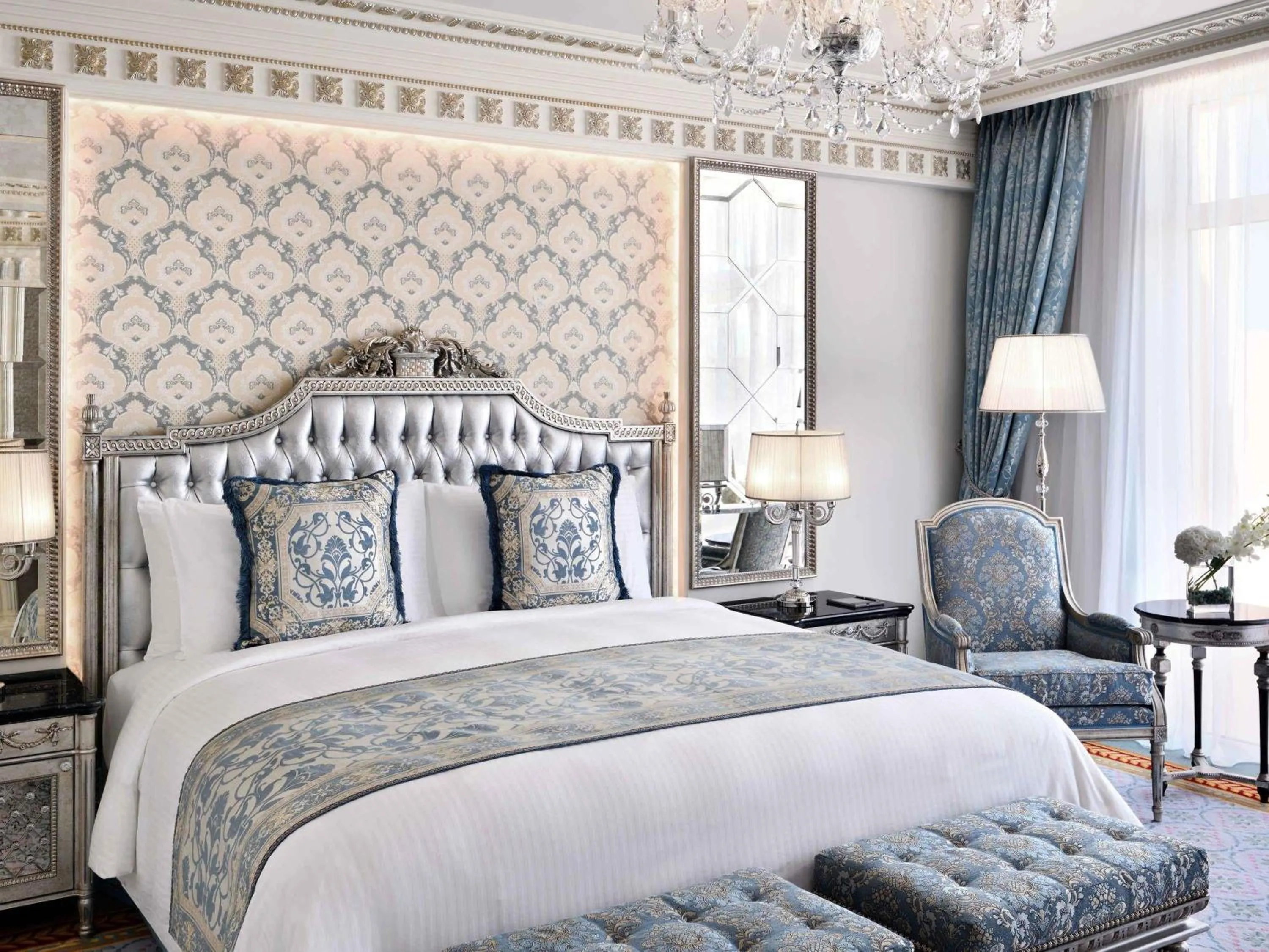 Signature Suite Palm View With balcony and Lounge Access in Raffles The Palm