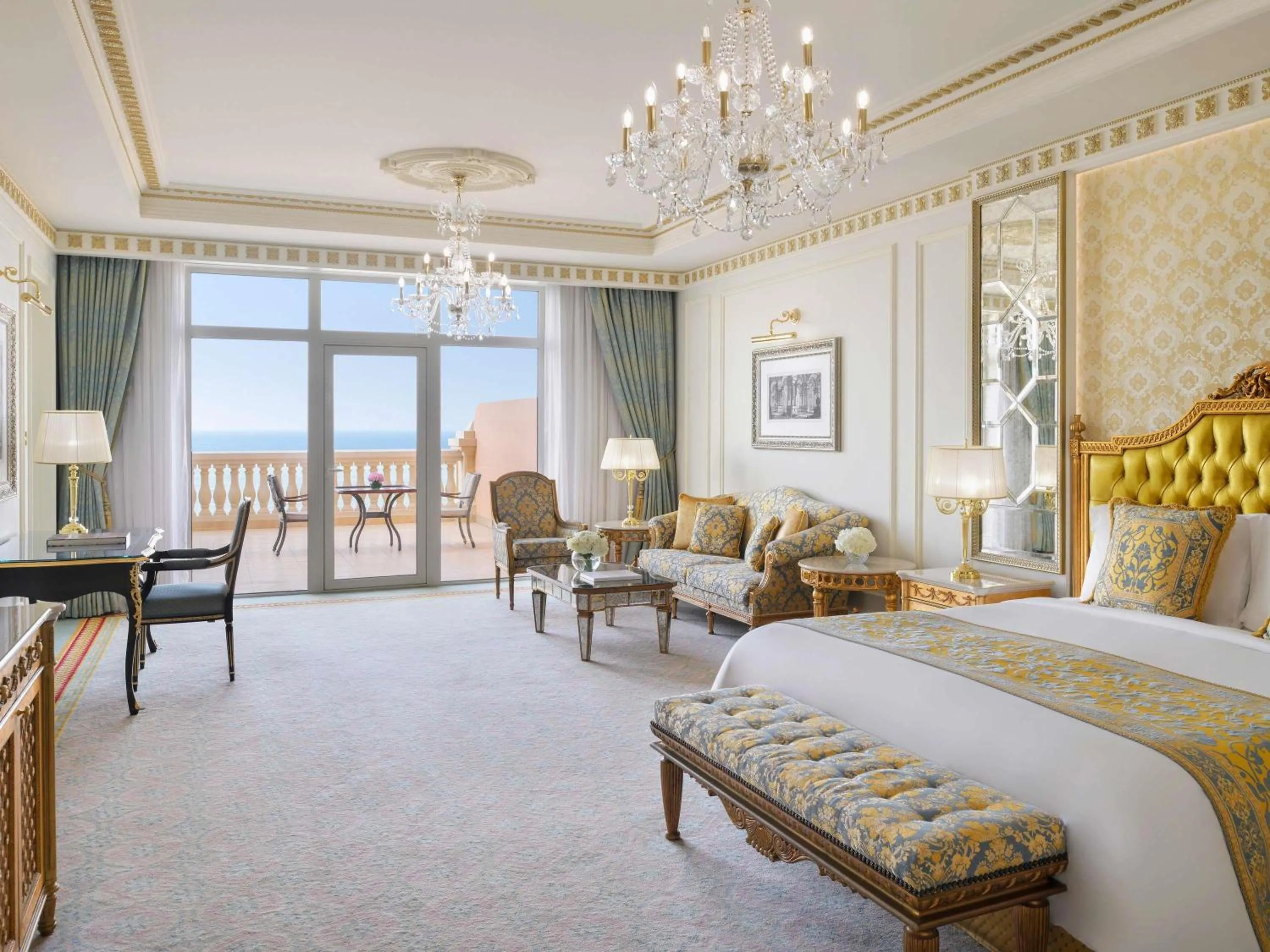 Raffles Club Ocean Room - Lounge Access in Raffles The Palm