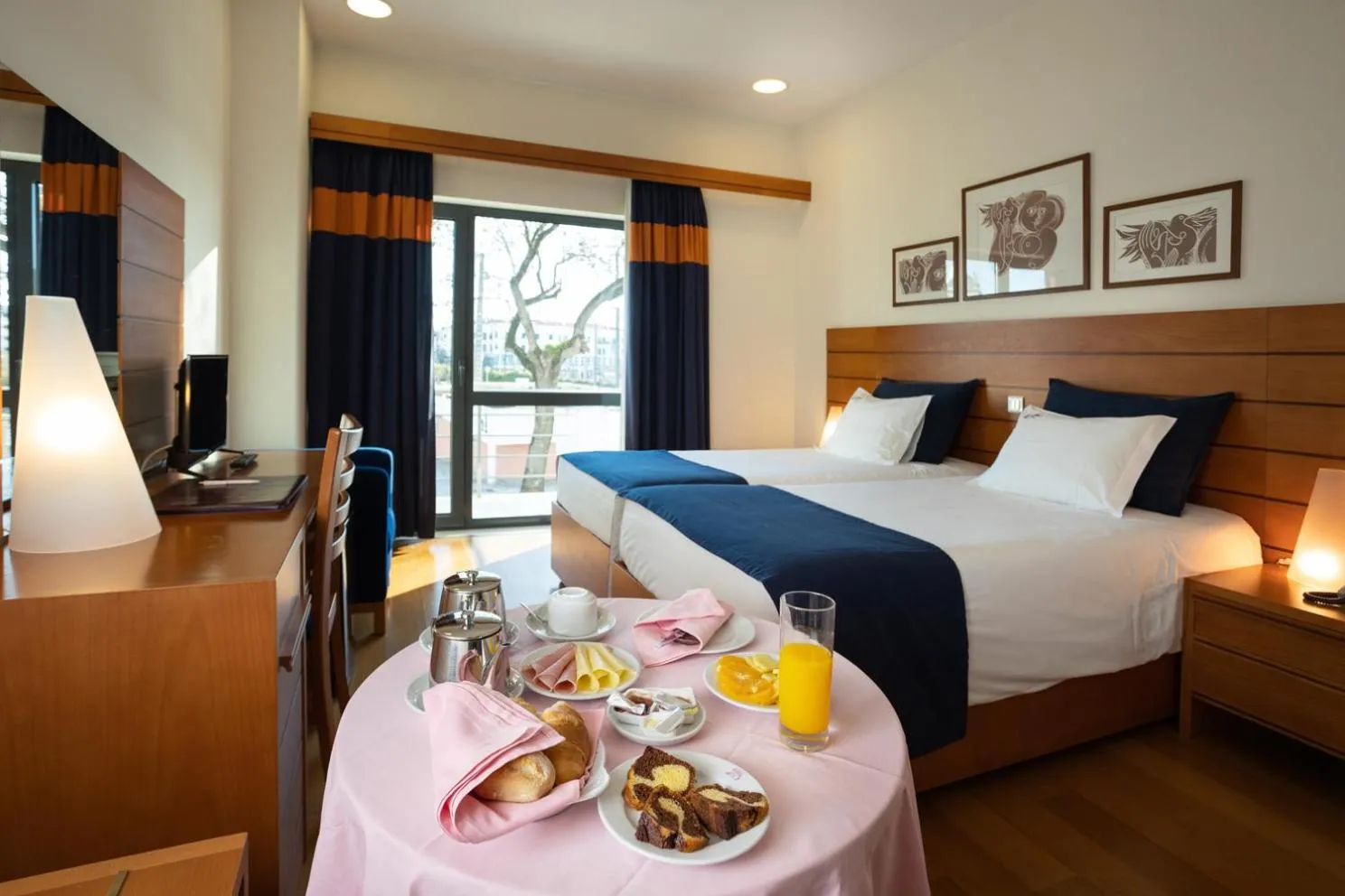 Twin Room in Hotel Pombalense