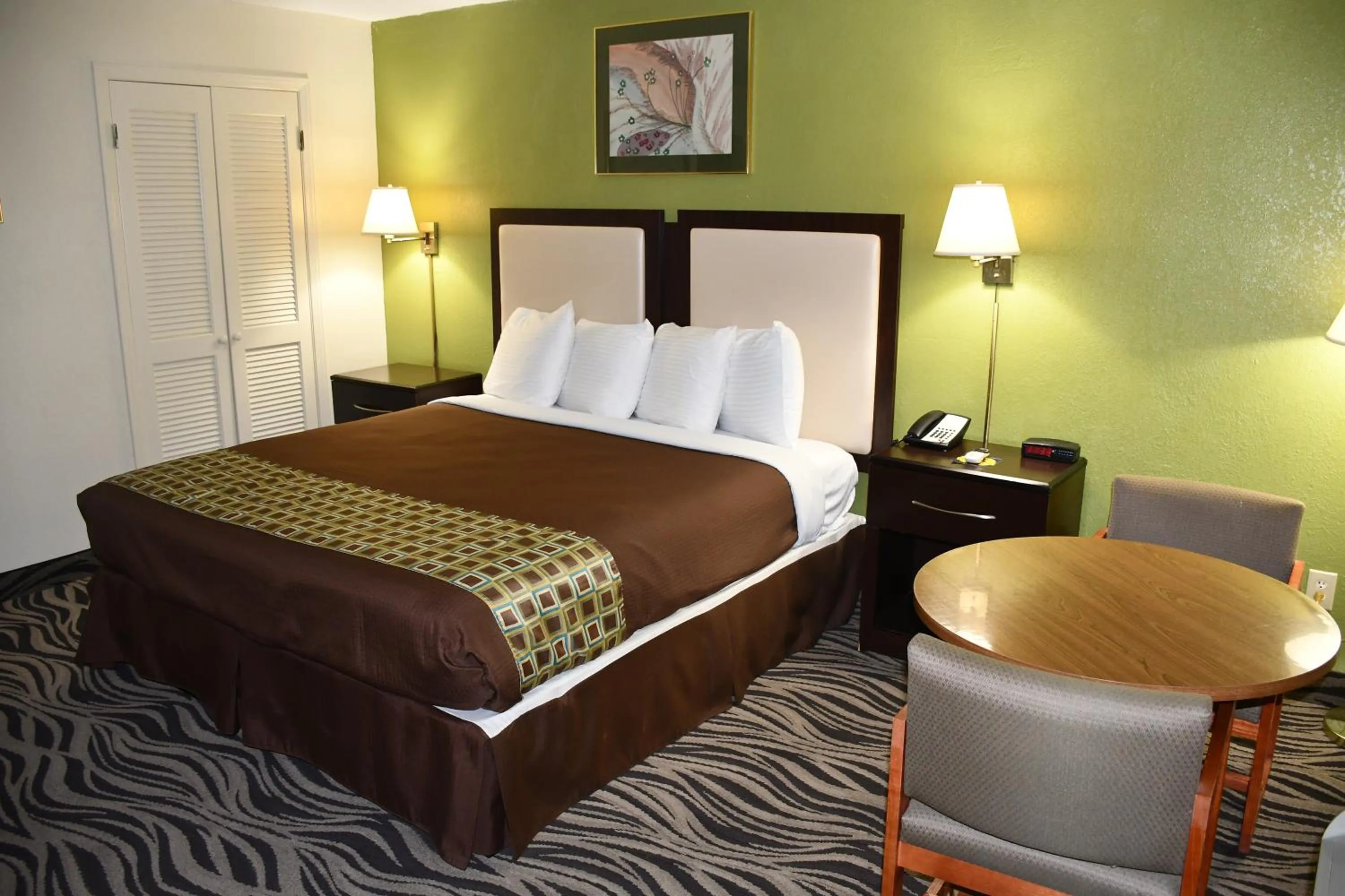 King Room in Americas Best Value Inn - Bishopville