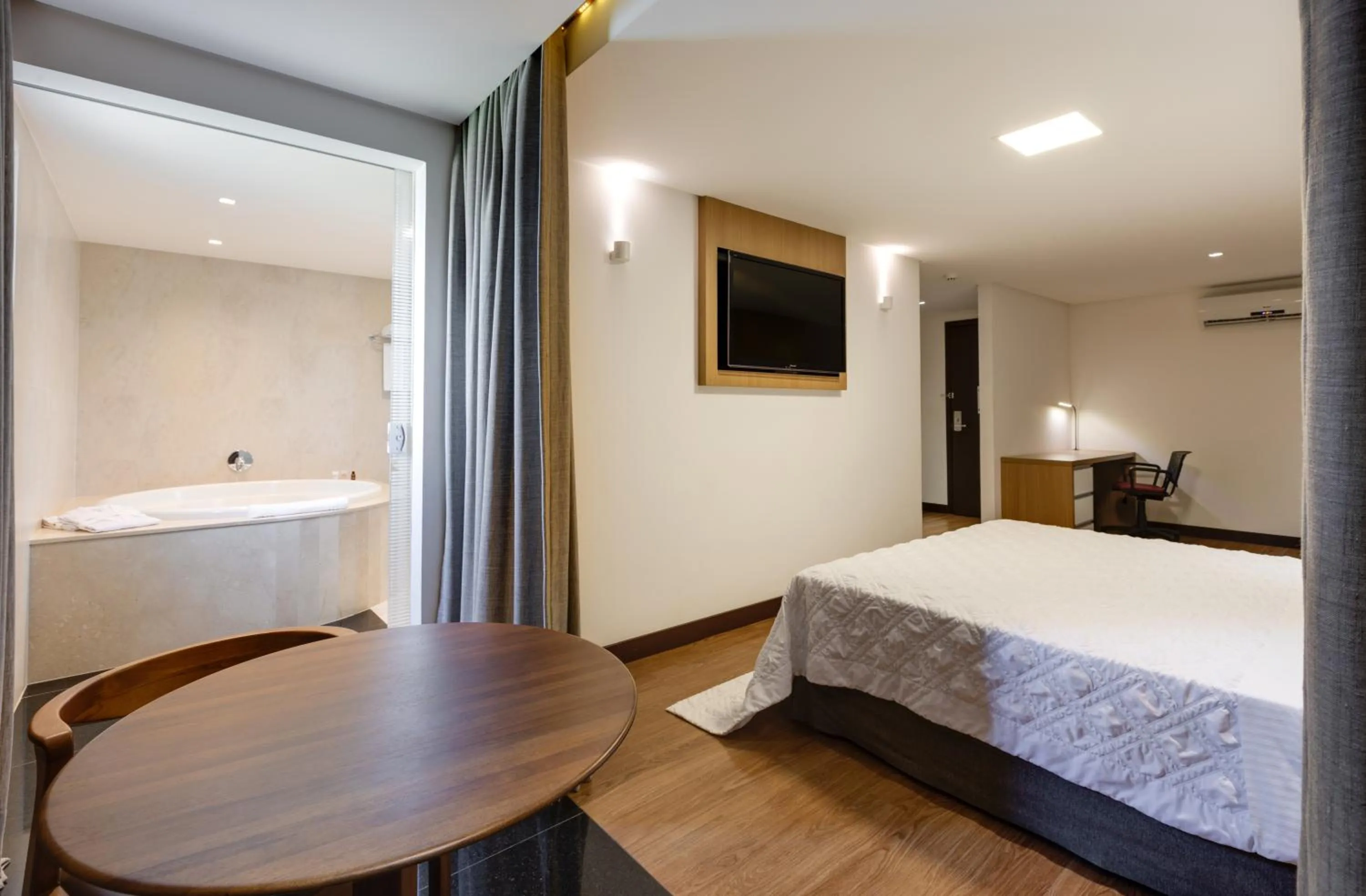 Luxury Suite with Spa Bath in Denali Hotel