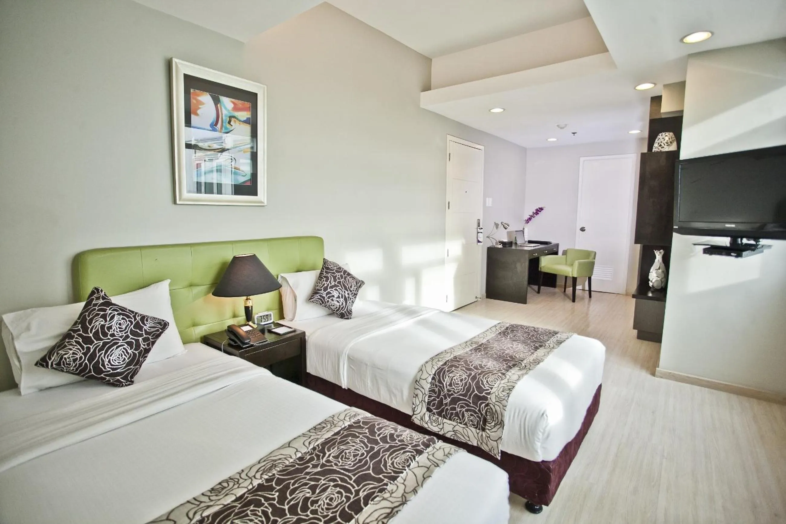 Deluxe Classic Twin in The Exchange Regency Residence Hotel Managed by HII