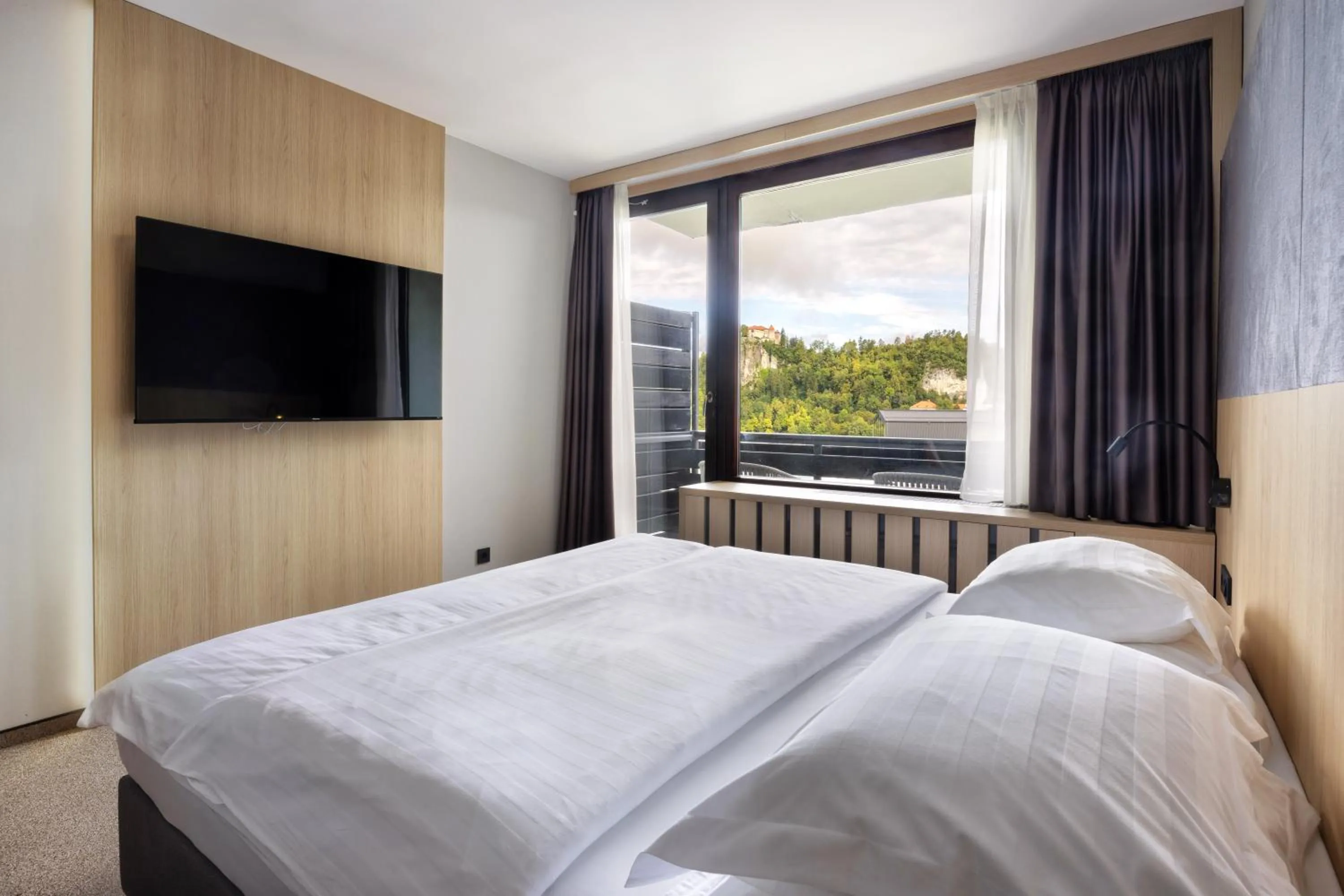 Double Room with Lake View in Hotel Kompas