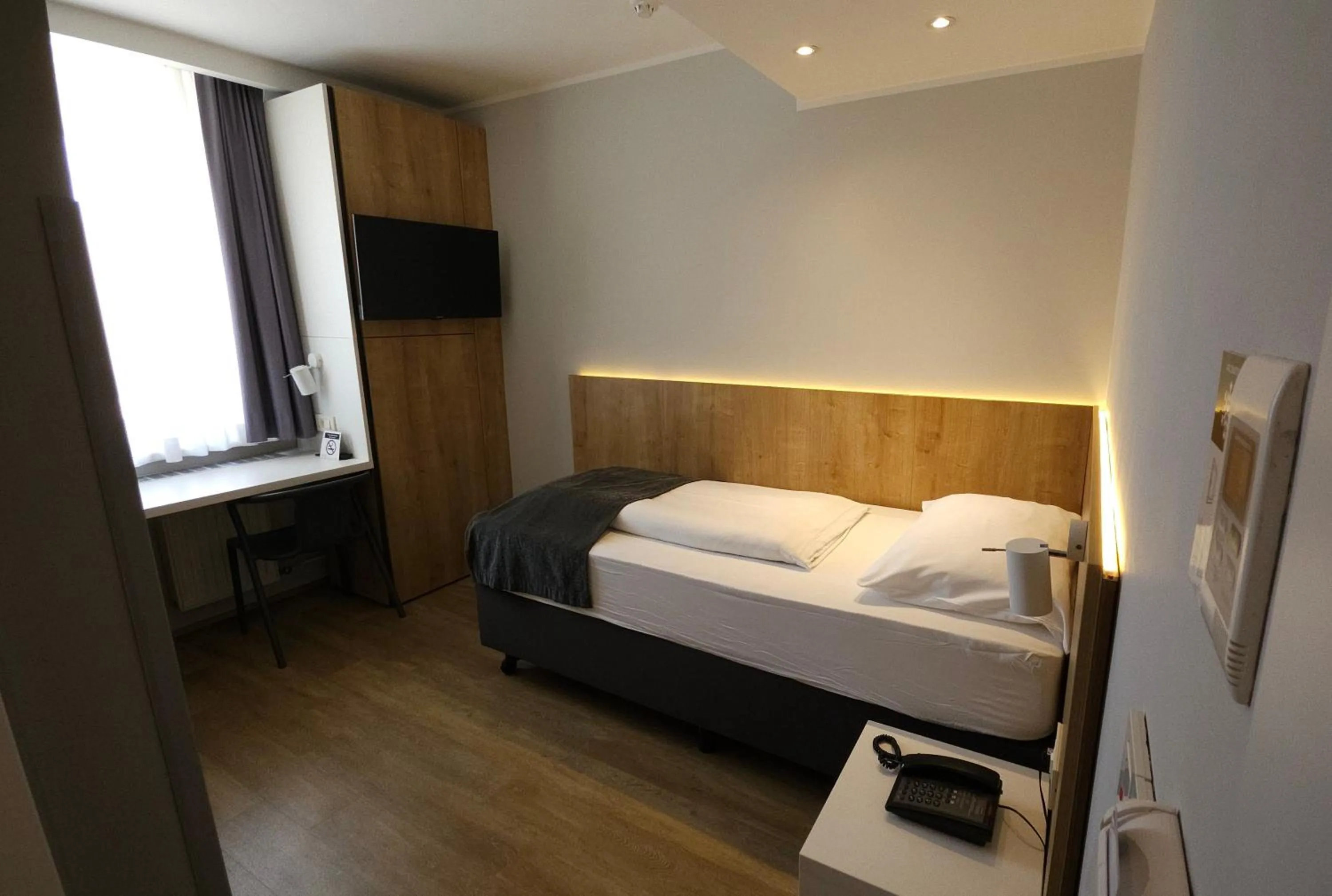 Economy Single Room - single occupancy in M Hotel