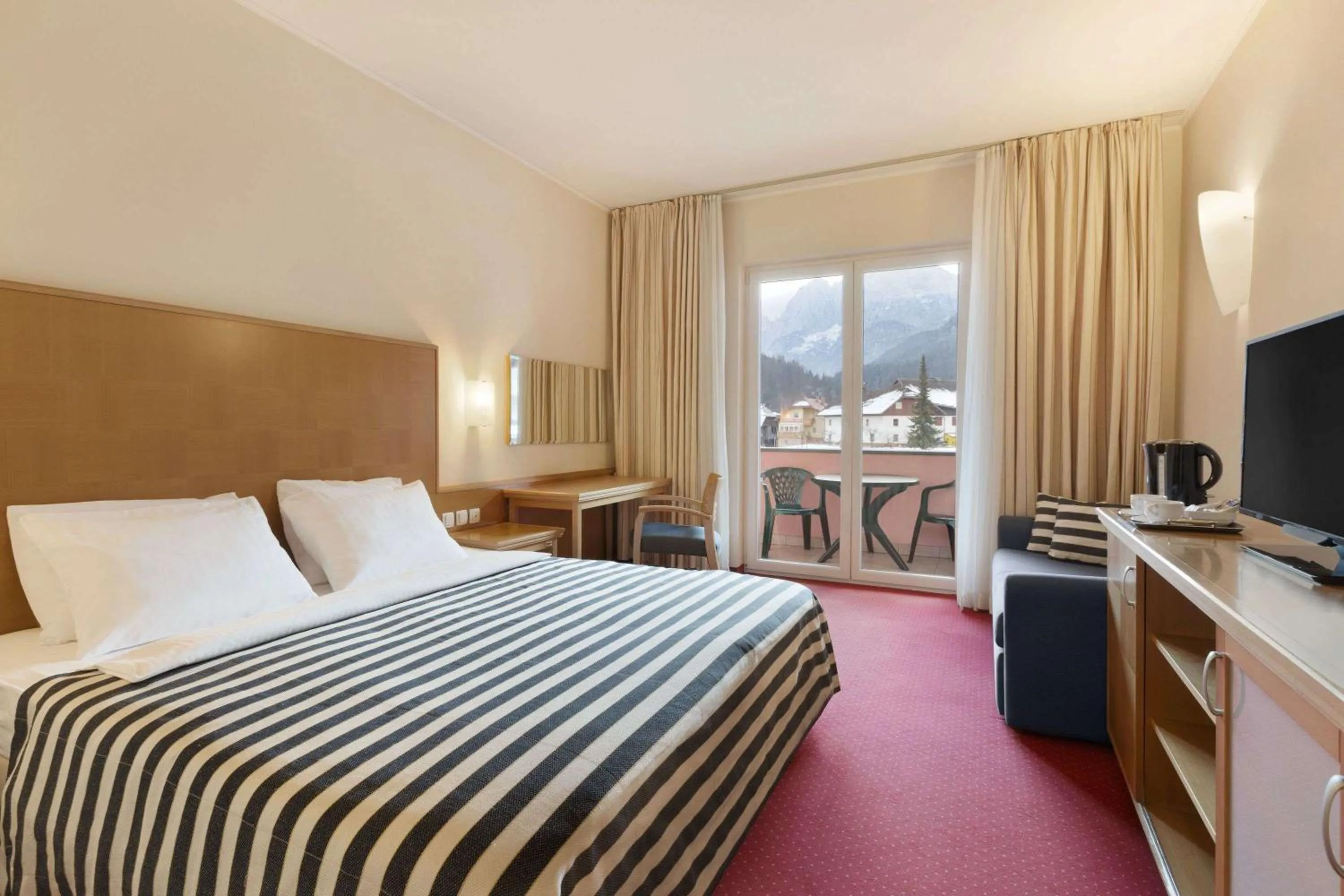 Superior Room with One King Bed Or Two Twin Beds - Non-Smoking in Ramada Hotel & Suites Kranjska Gora