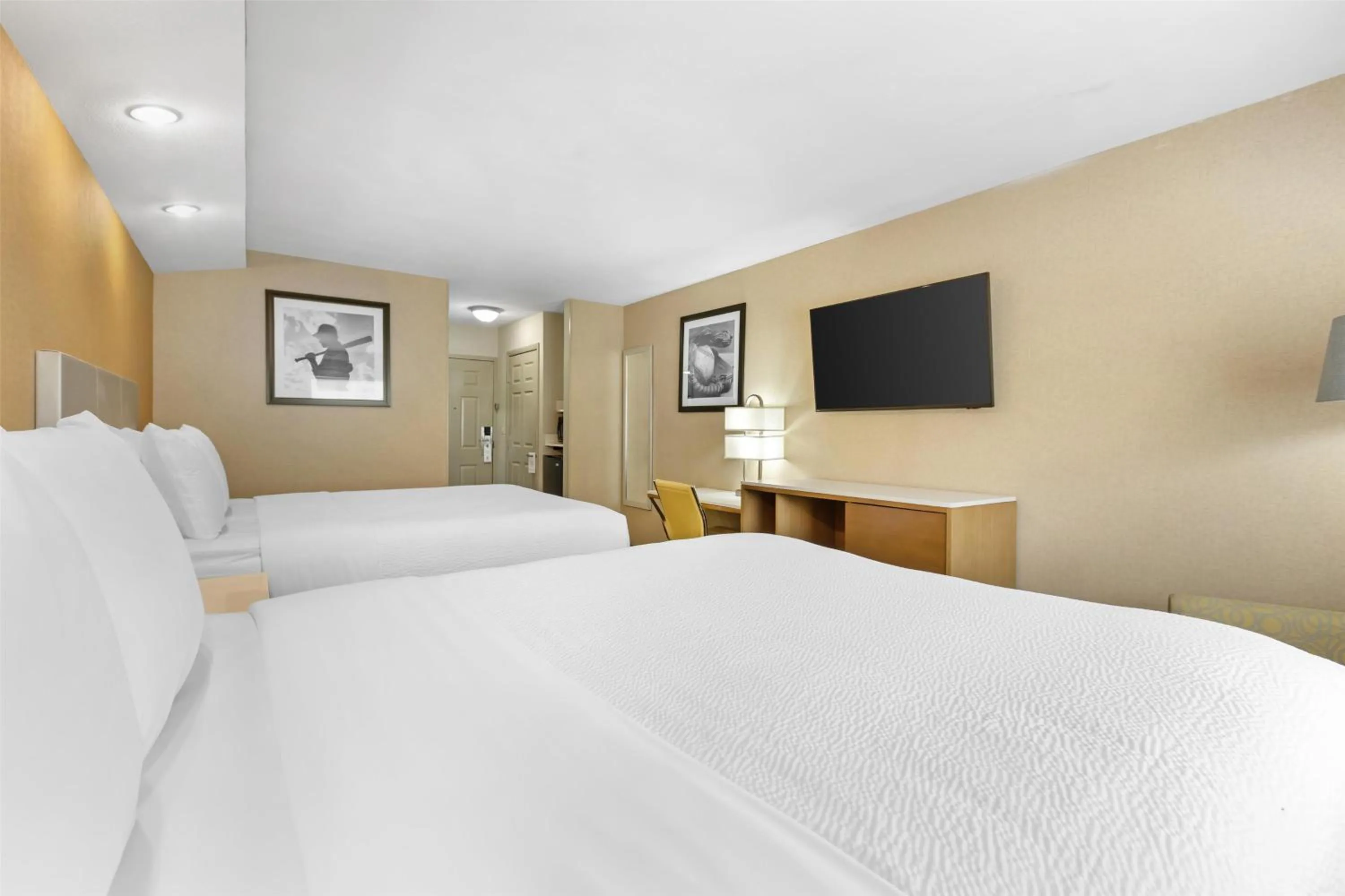 Queen Room with Two Queen Beds - Non-Smoking in Best Western Cooperstown