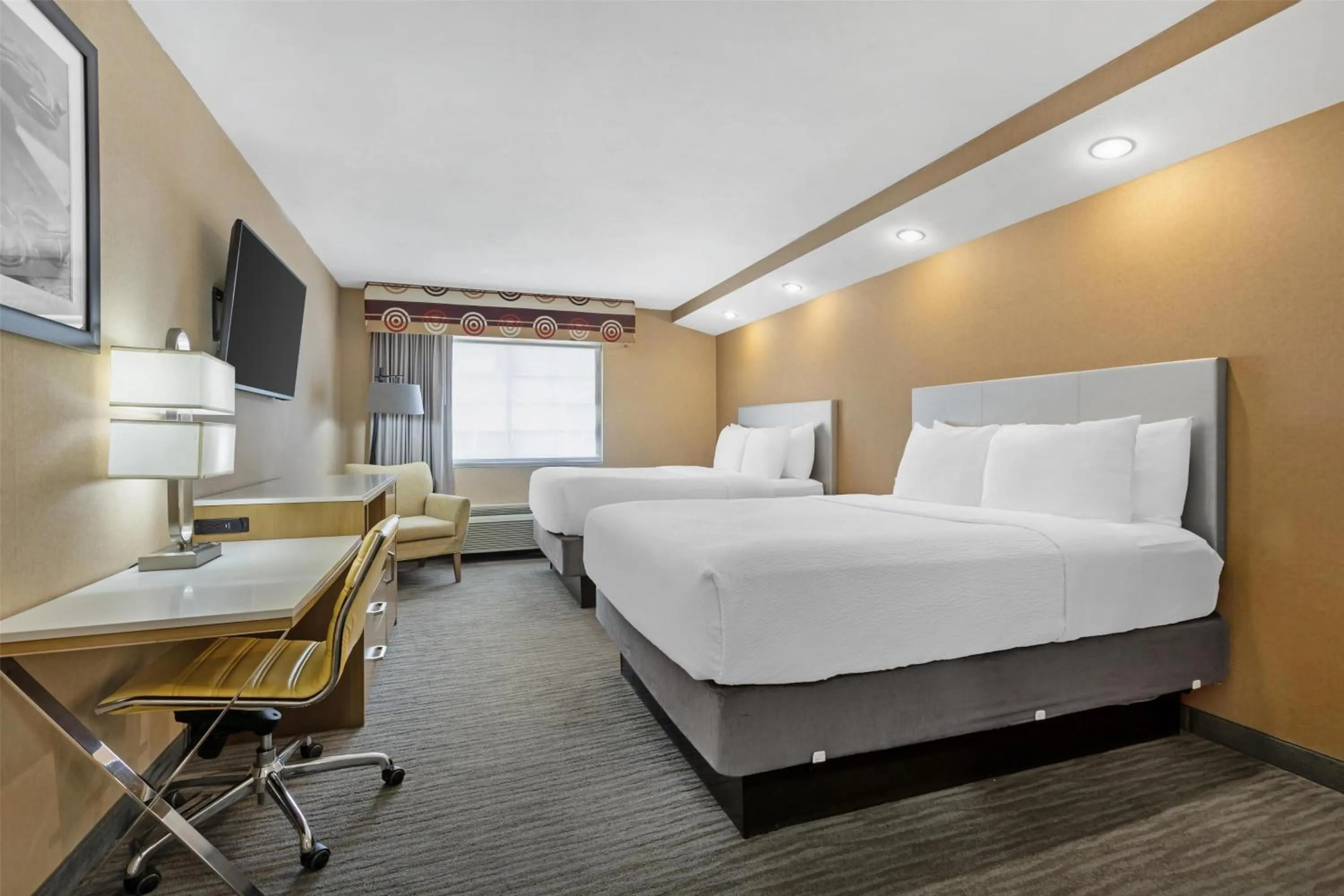 Queen Room with Two Queen Beds and Connecting Rooms - Non-Smoking in Best Western Cooperstown