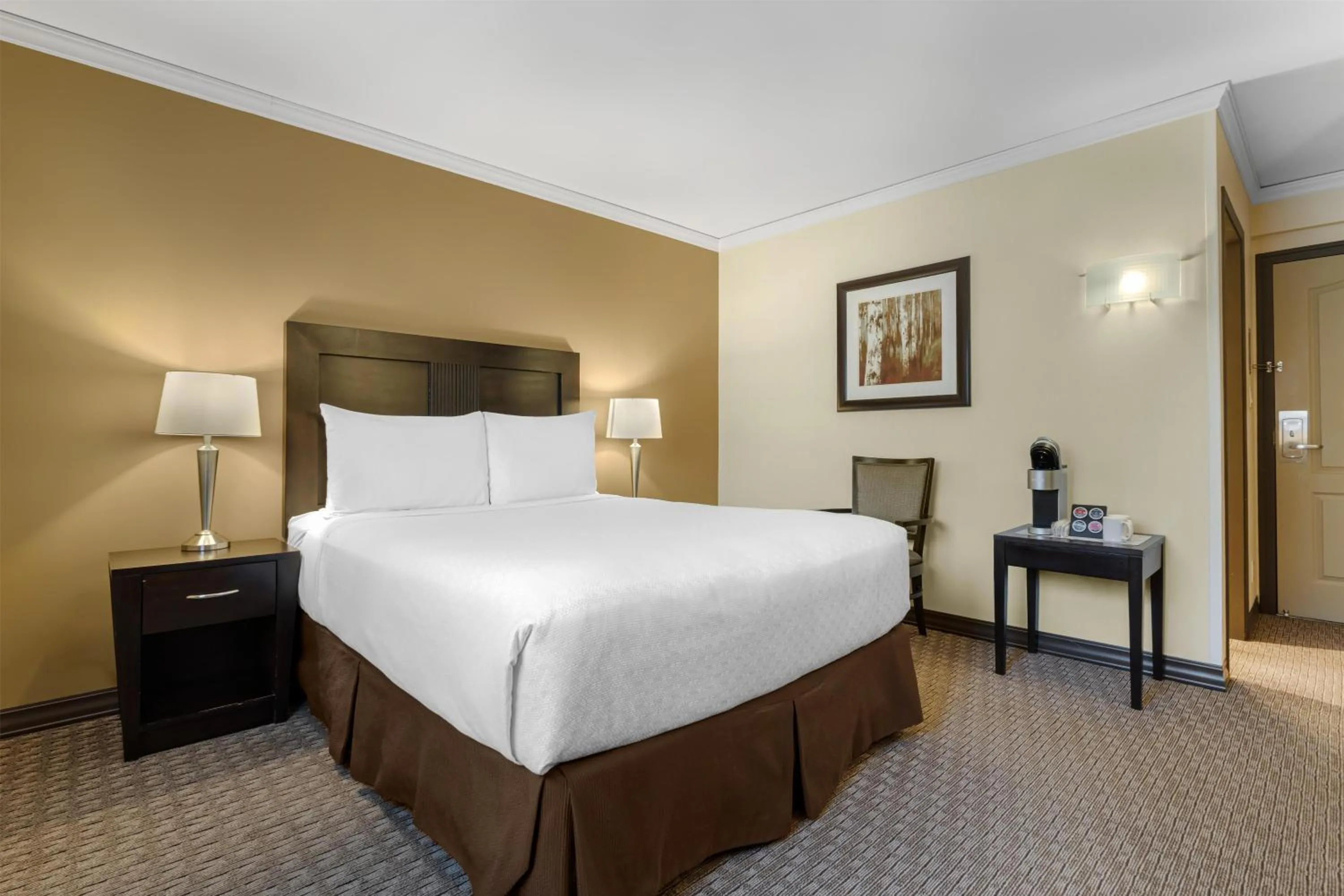 Queen Room - Non-Smoking in Best Western Plus Baker Street Inn