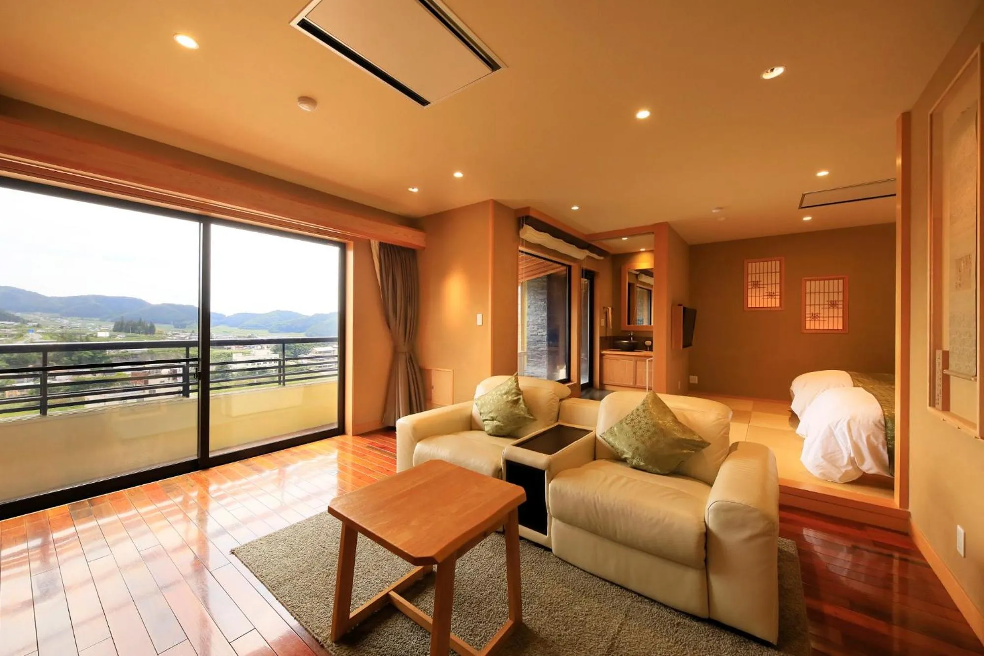 Deluxe Twin Room with Open-Air Bath in Ryokan Biyunoyado