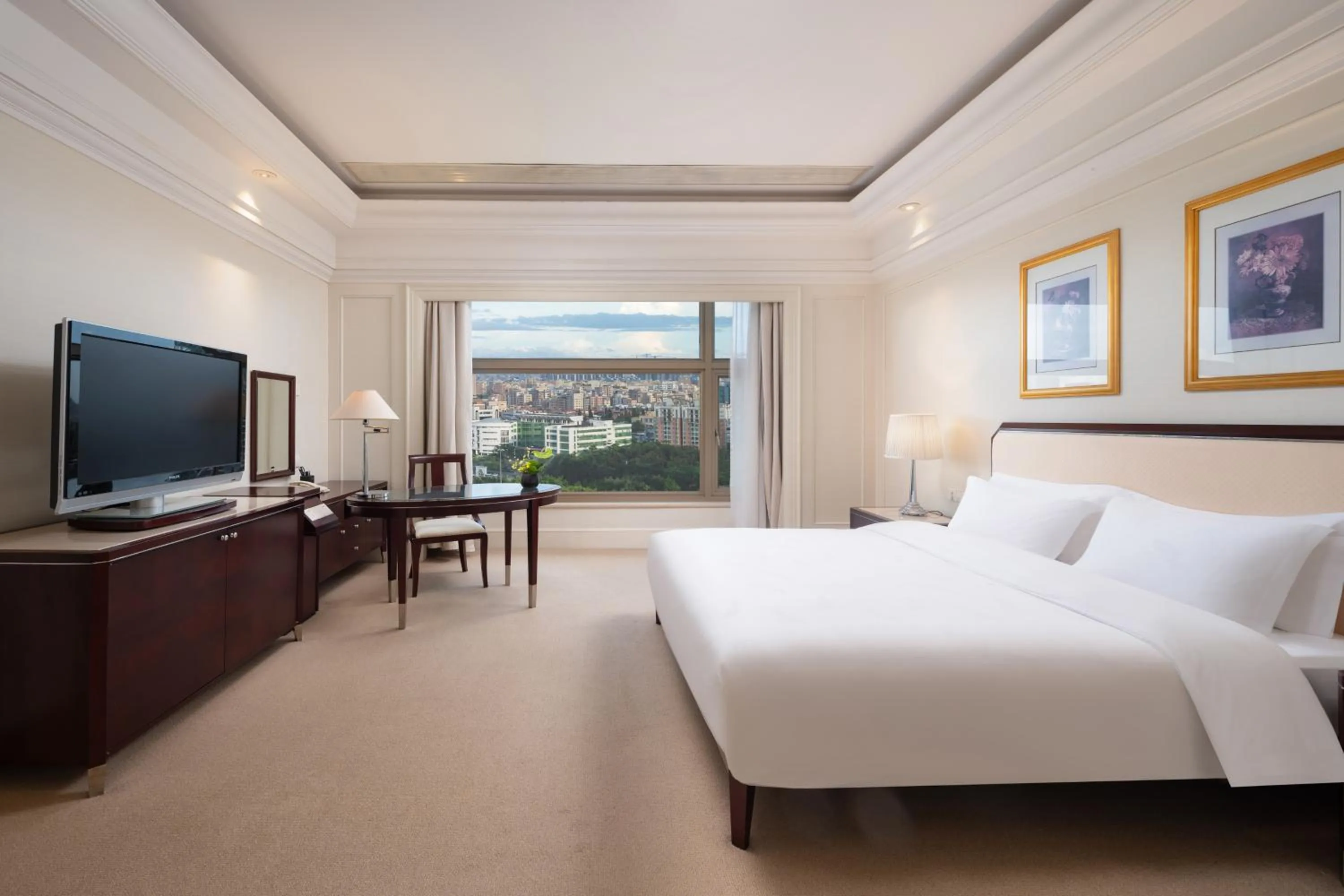 Executive Suite - single occupancy - Include One Breakfast in Parklane Hotel Changan