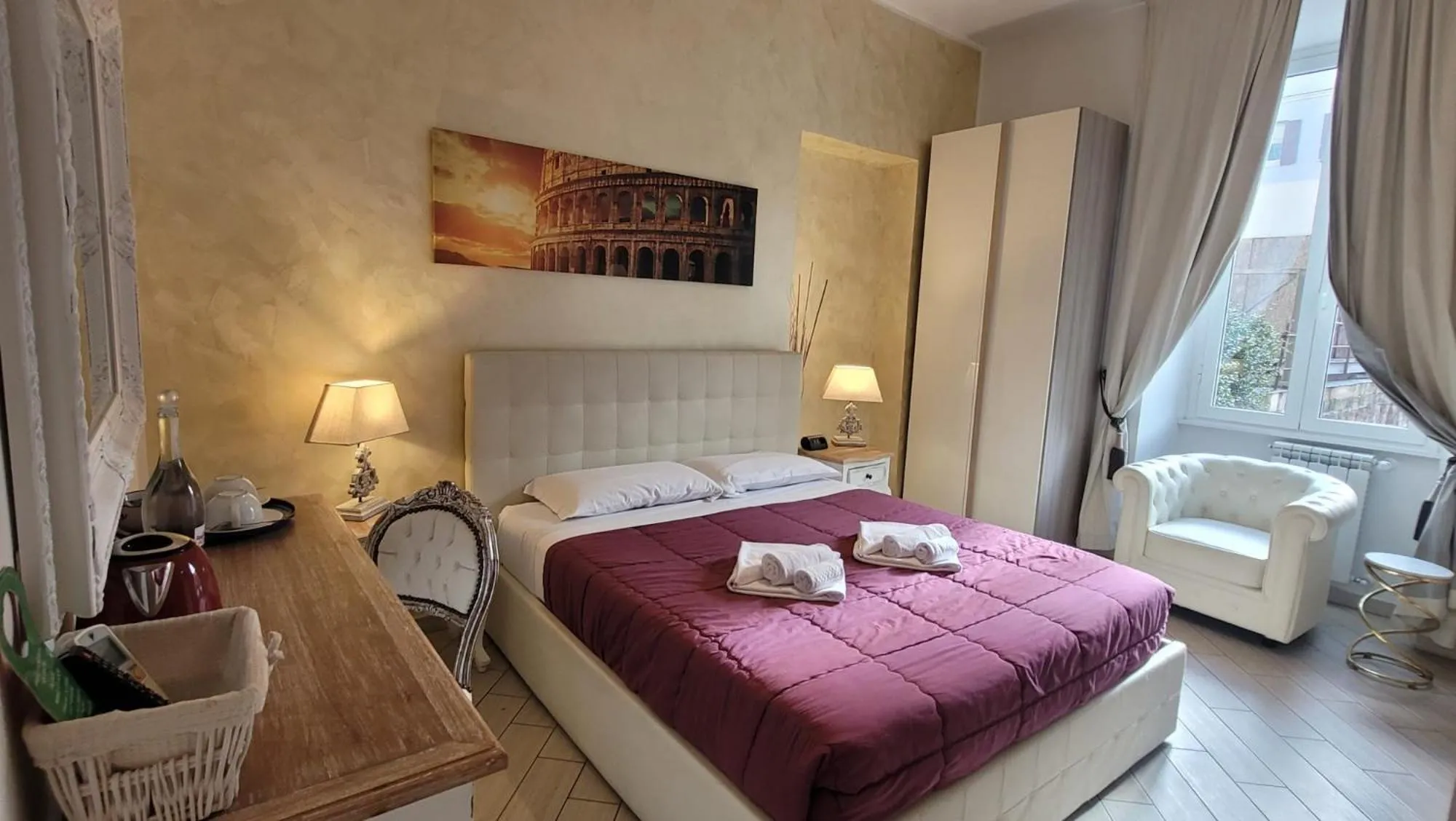 Double Room with Private Bathroom in Rome Central Rooms