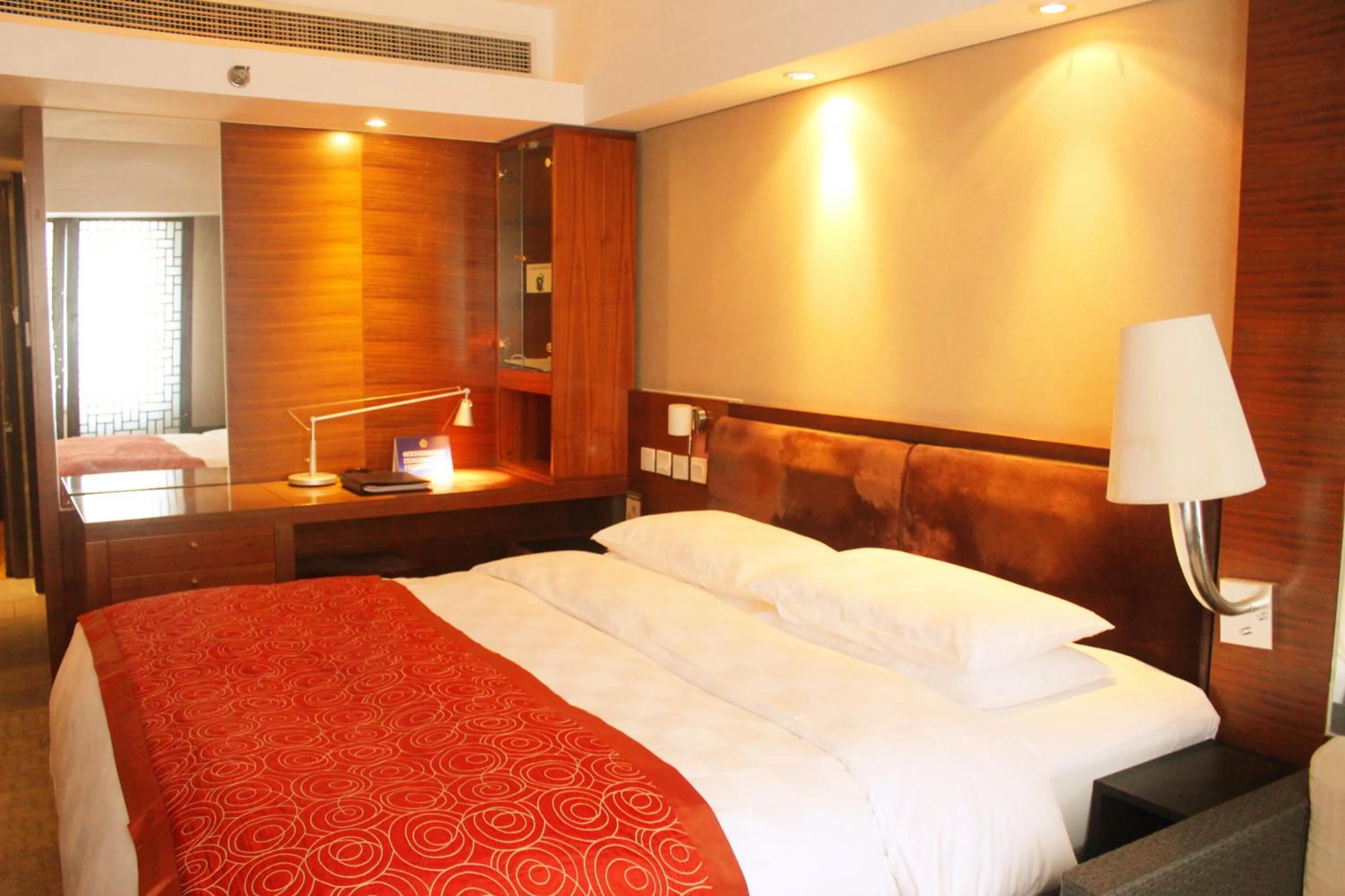 Executive Double Room in Beijing Continental Grand Hotel