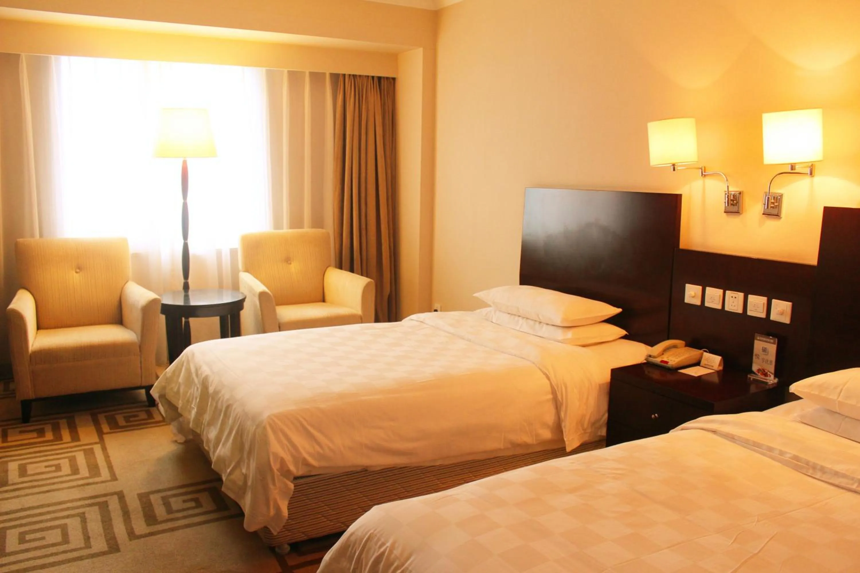 Deluxe Twin Room in Beijing Continental Grand Hotel