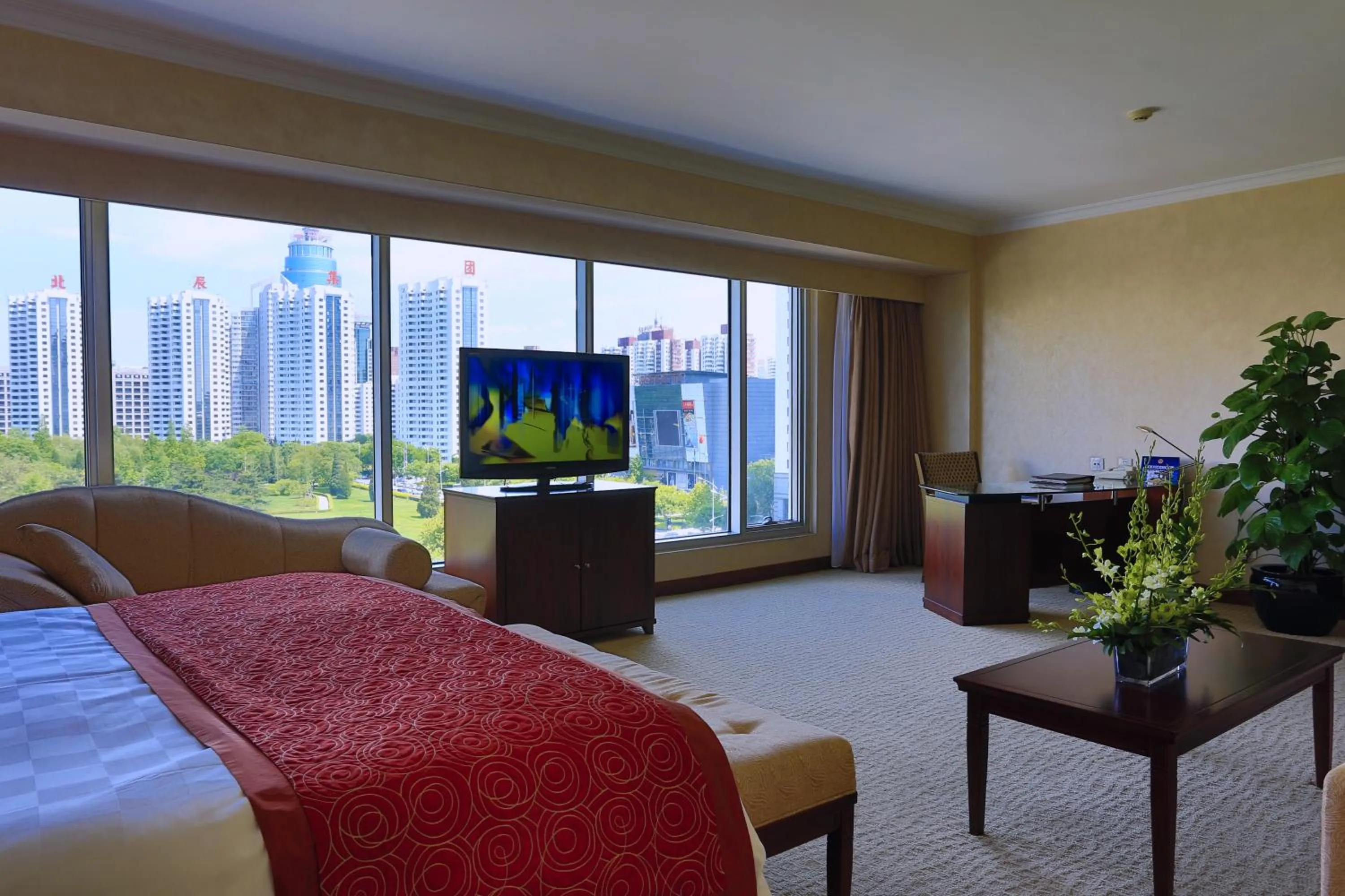 Deluxe Double Room with Park View in Beijing Continental Grand Hotel