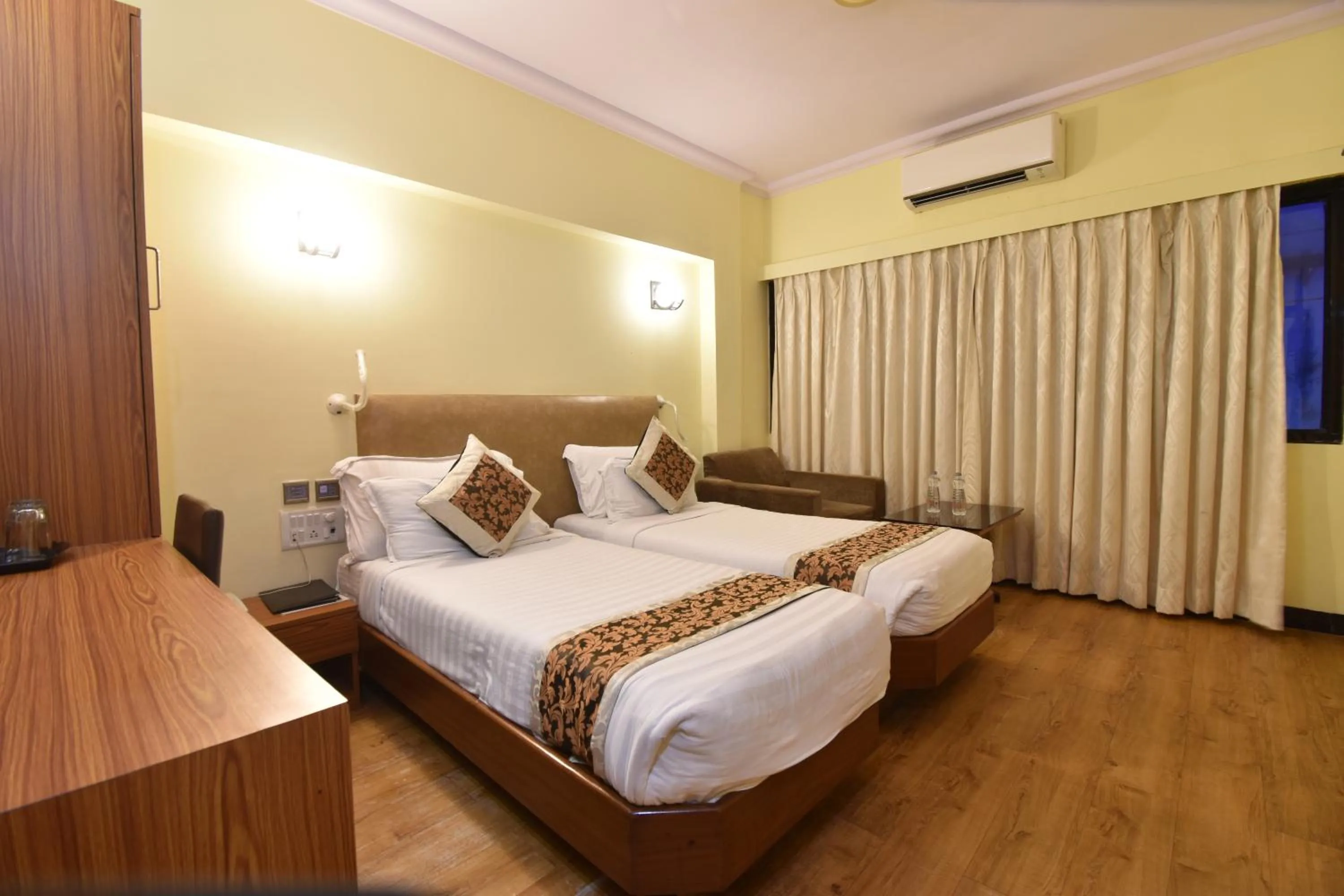 Standard Double or Twin Room - single occupancy in Hotel Atlantic