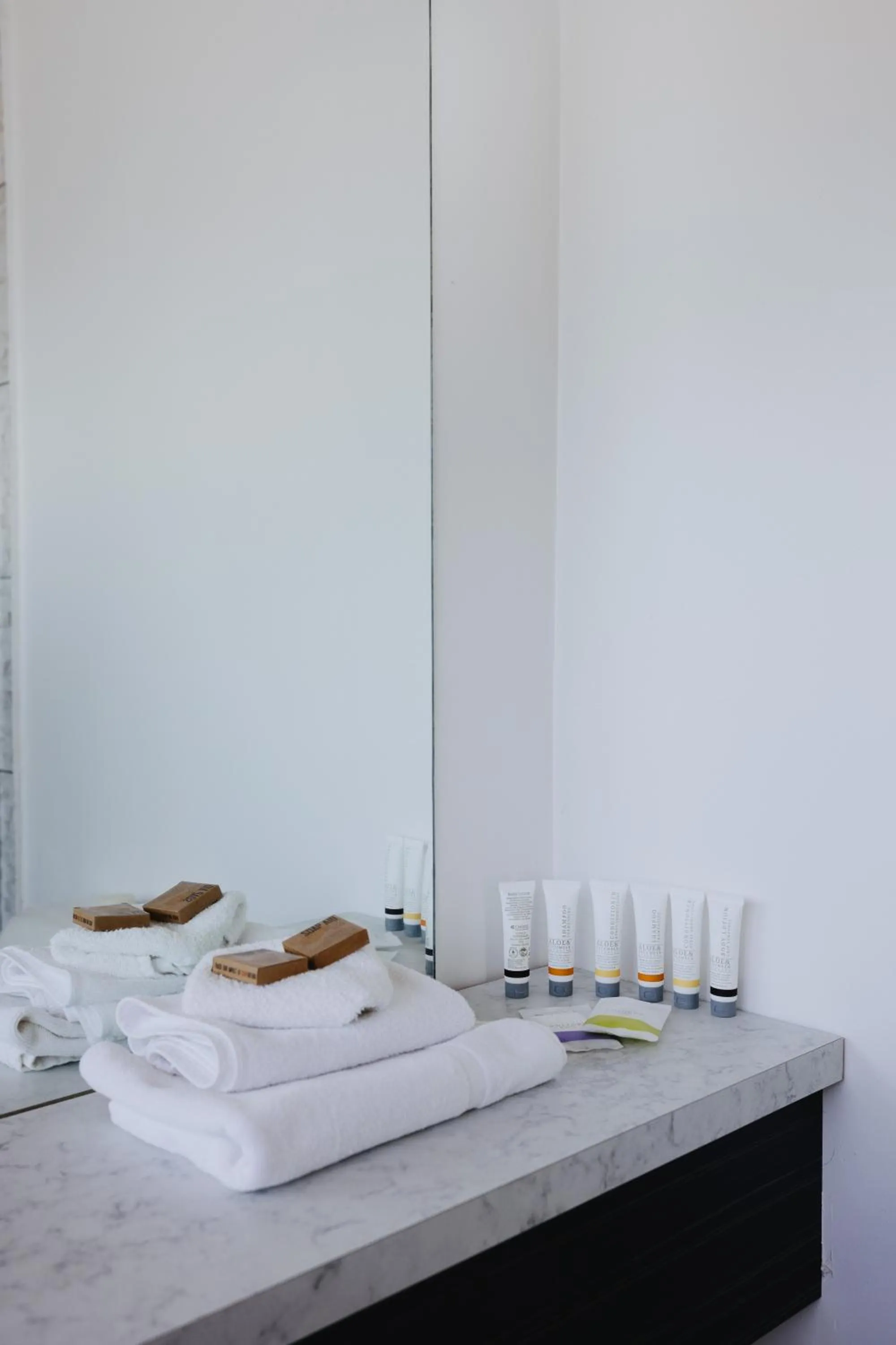 Quadruple Room with King Bed and Two Single Beds - Non Smoking in Comfort Inn Traralgon