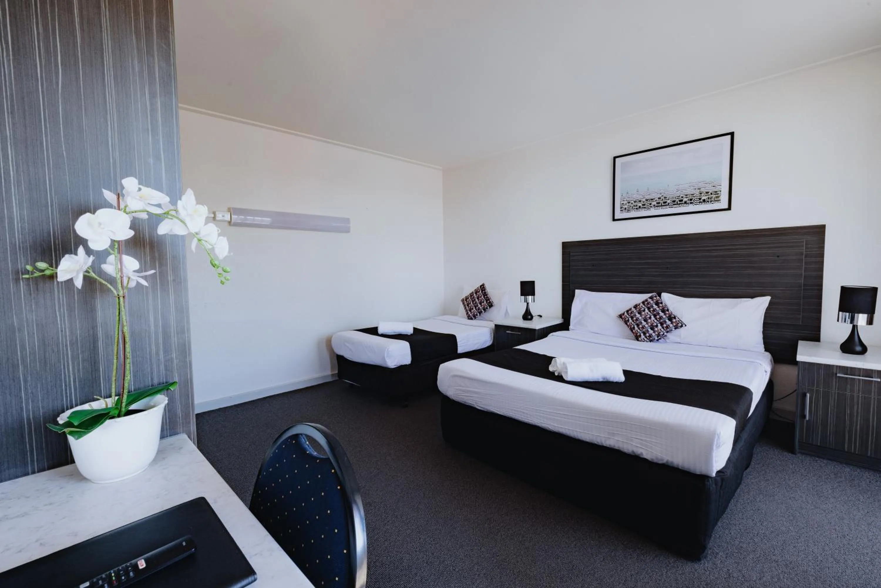 Deluxe Twin Room with One Queen and One Single, Non - smoking in Comfort Inn Traralgon