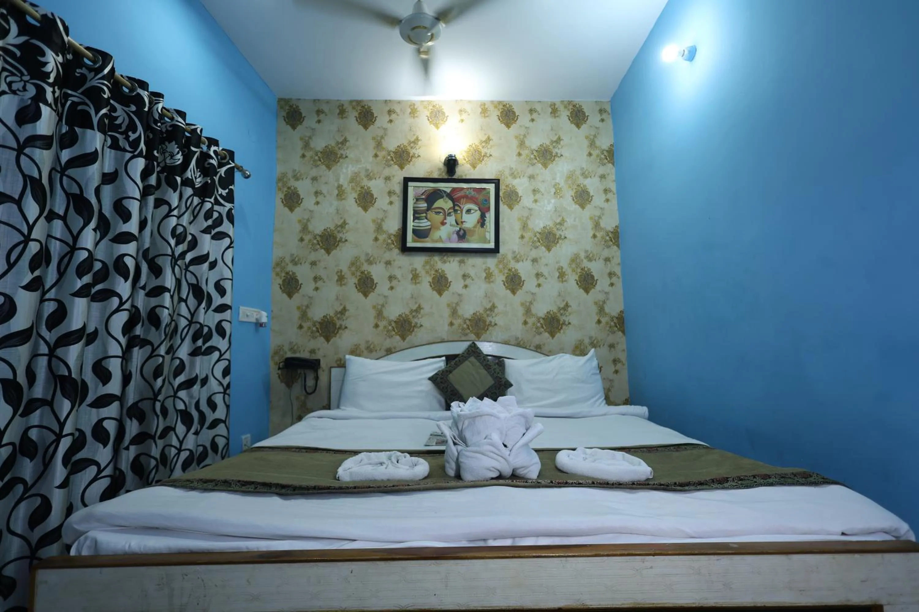Deluxe Double or Twin Room in Hotel Anand LOK