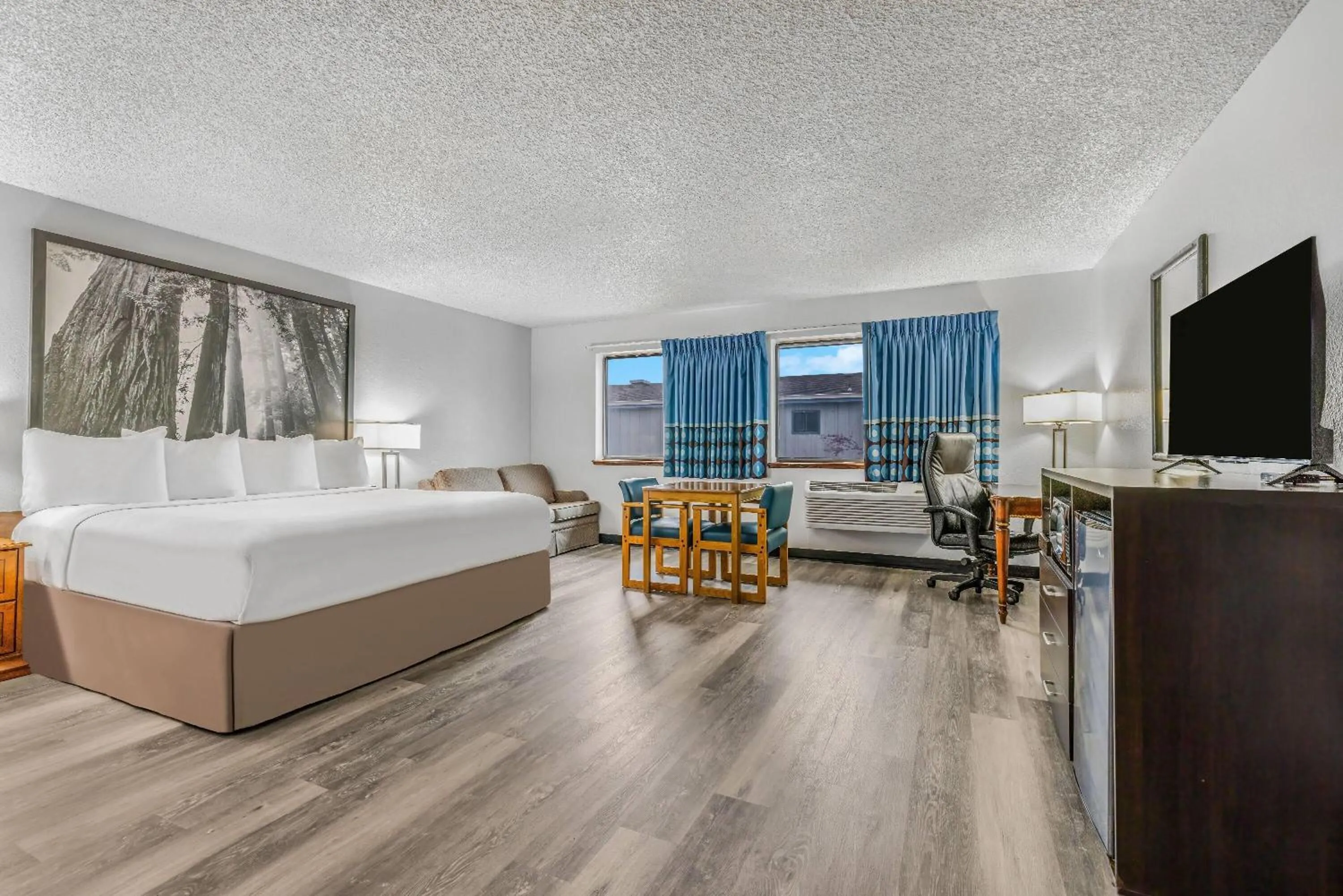 King Room - Non-Smoking in Super 8 by Wyndham Arcata