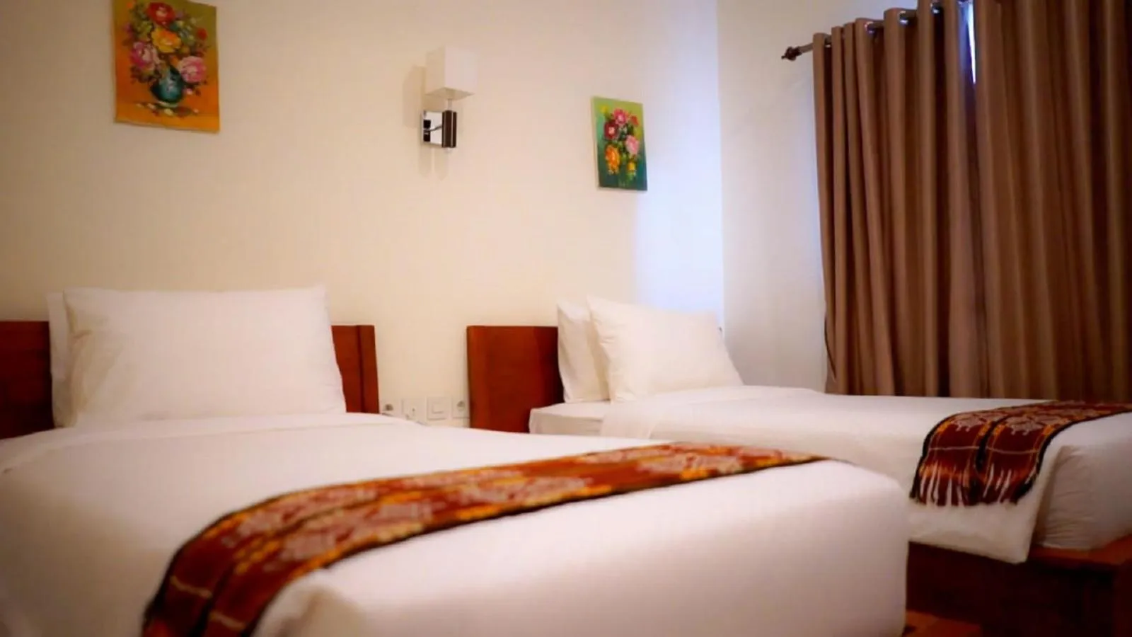 Twin Room with Balcony in Kalton Hotel