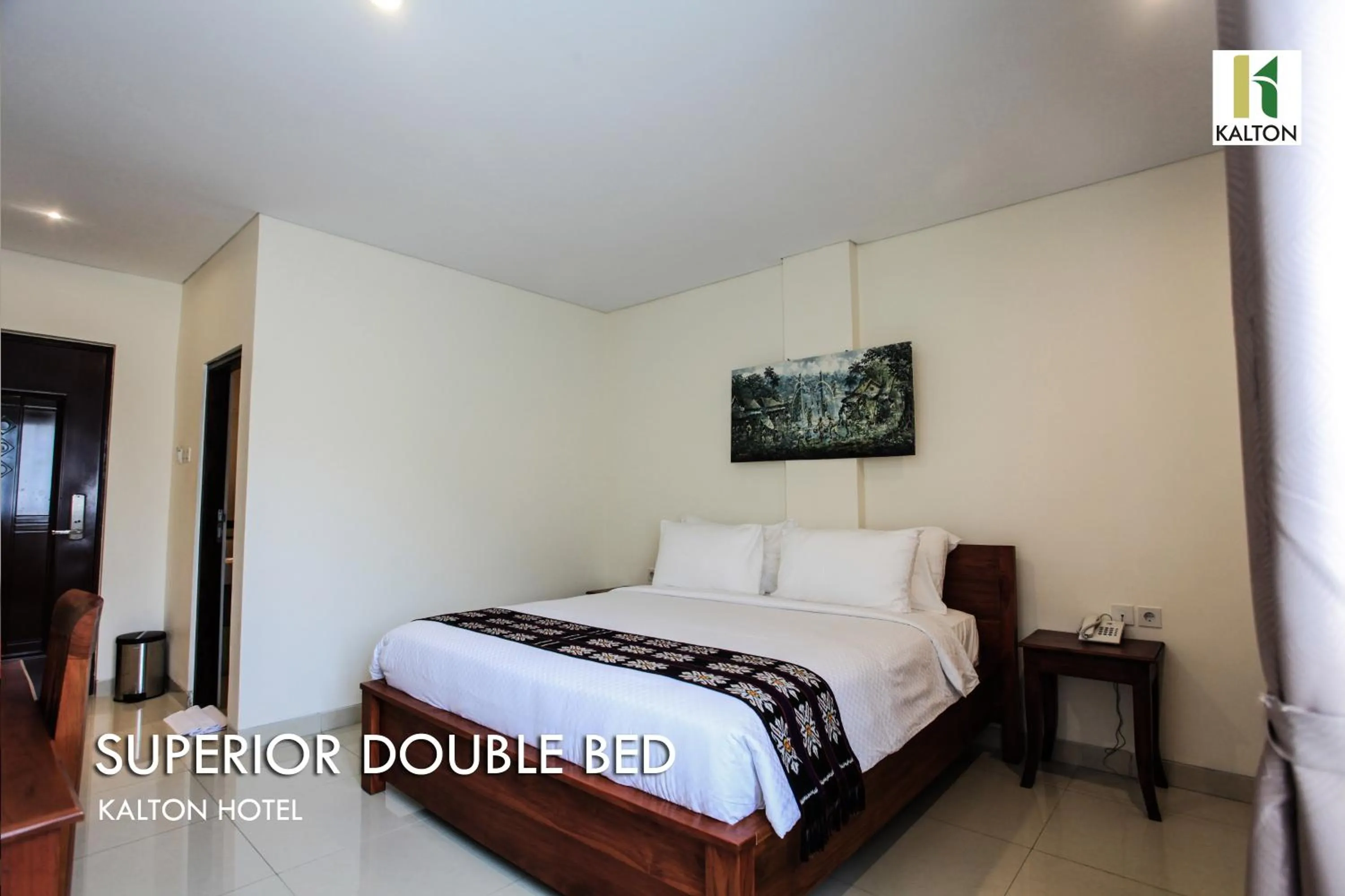 Superior King Room in Kalton Hotel