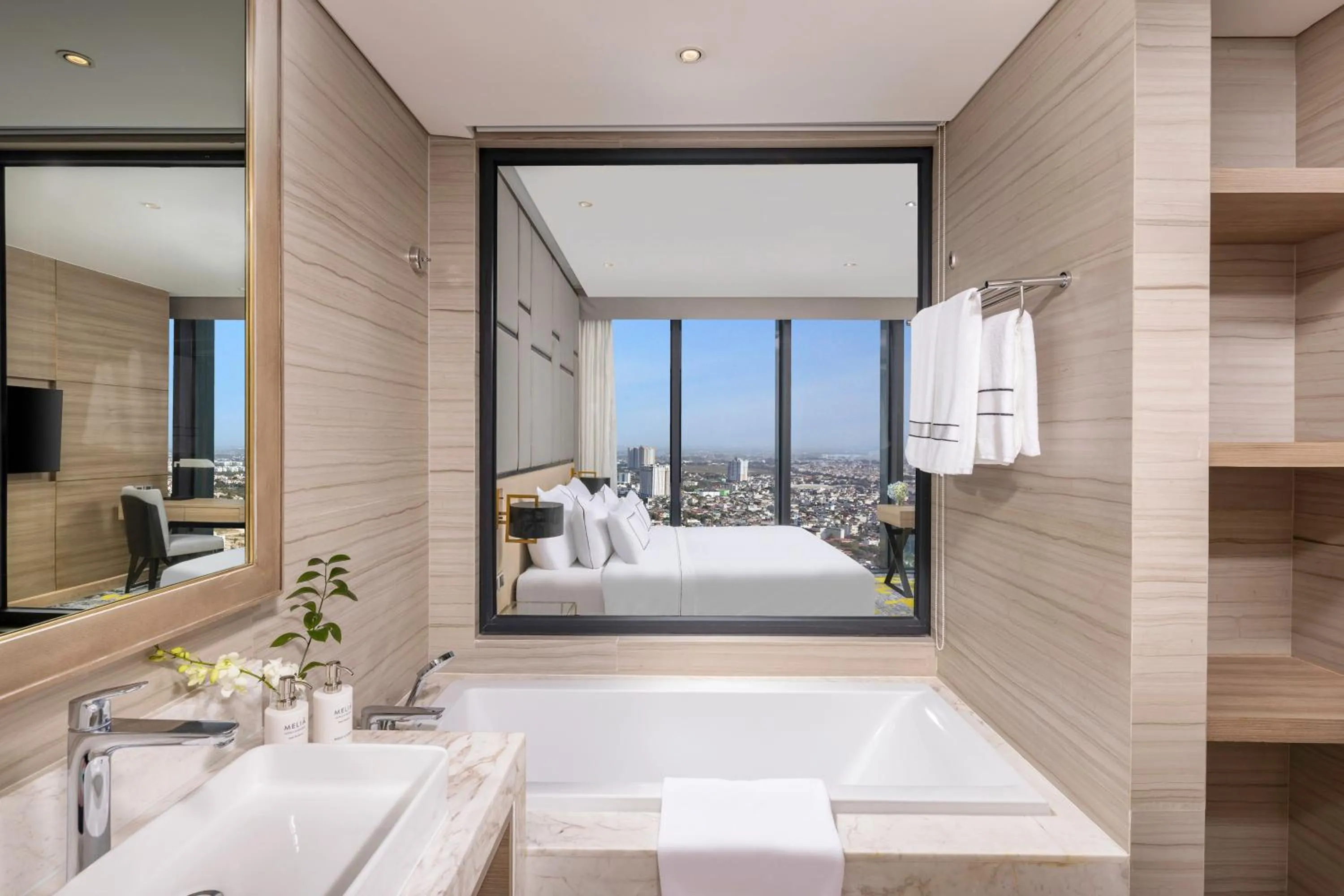 Deluxe Room in Melia Vinpearl Thanh Hoa