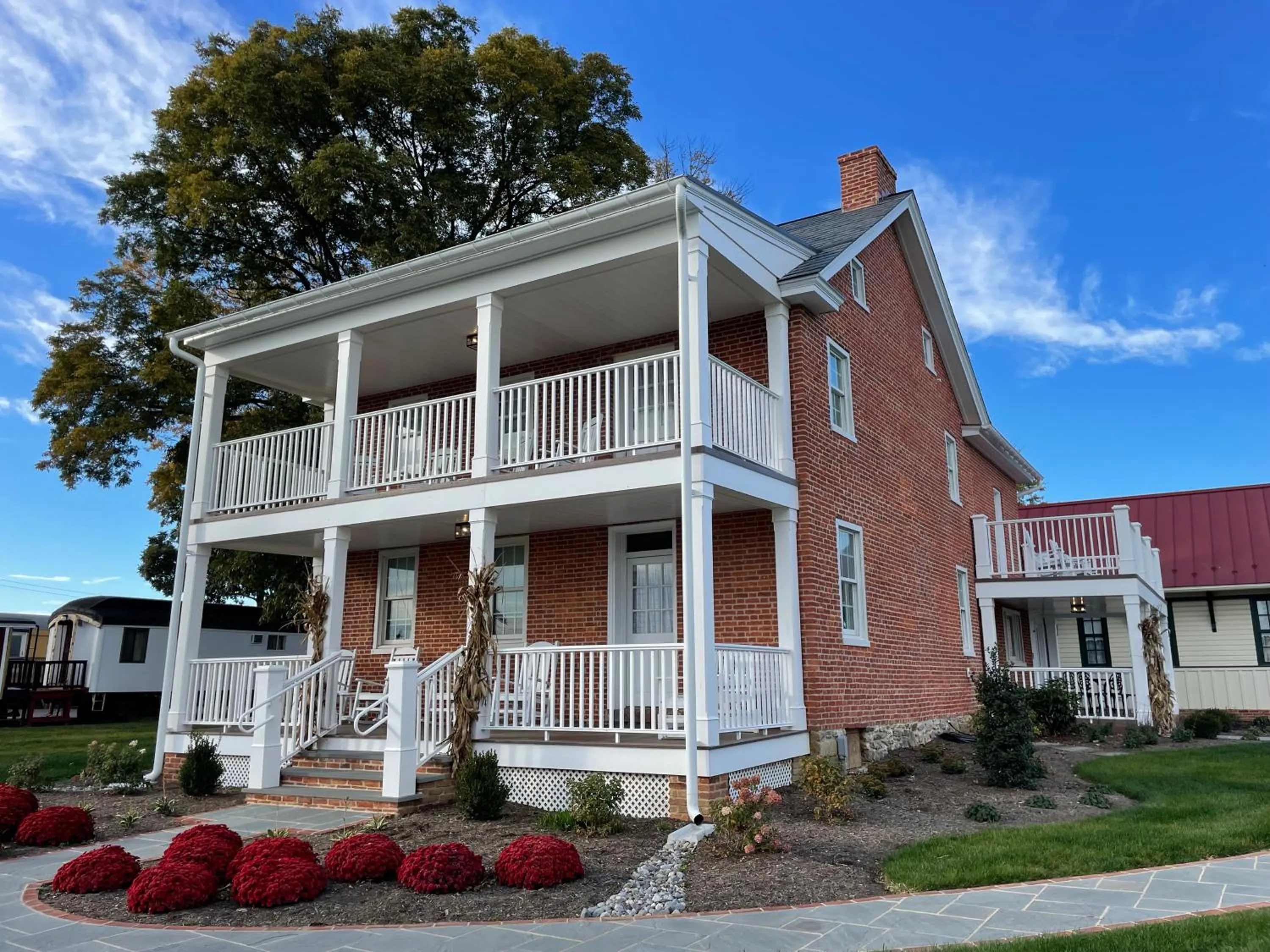 Farmhouse Large Suite in Red Caboose Motel & Restaurant