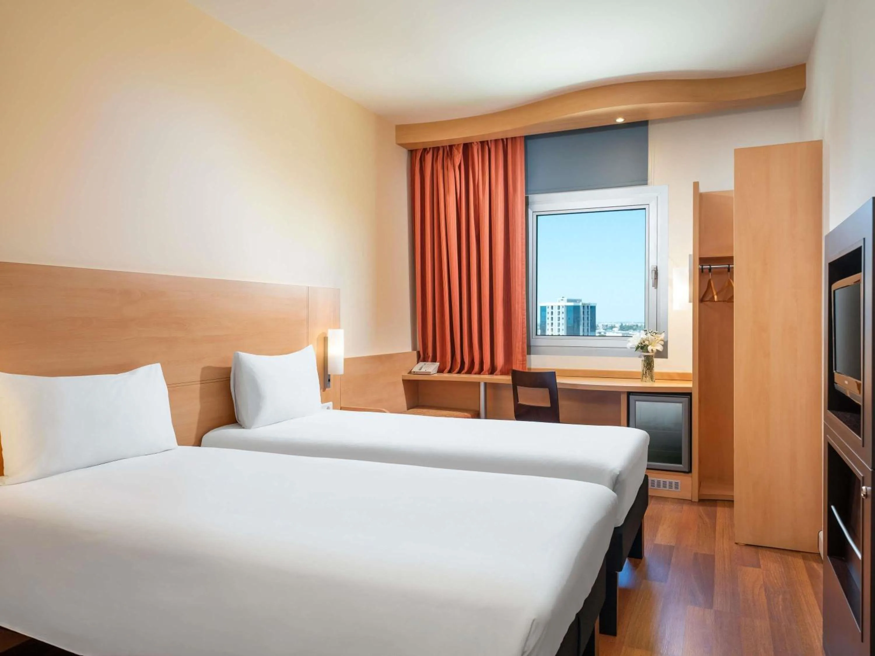 Standard Twin Room in ibis Adana