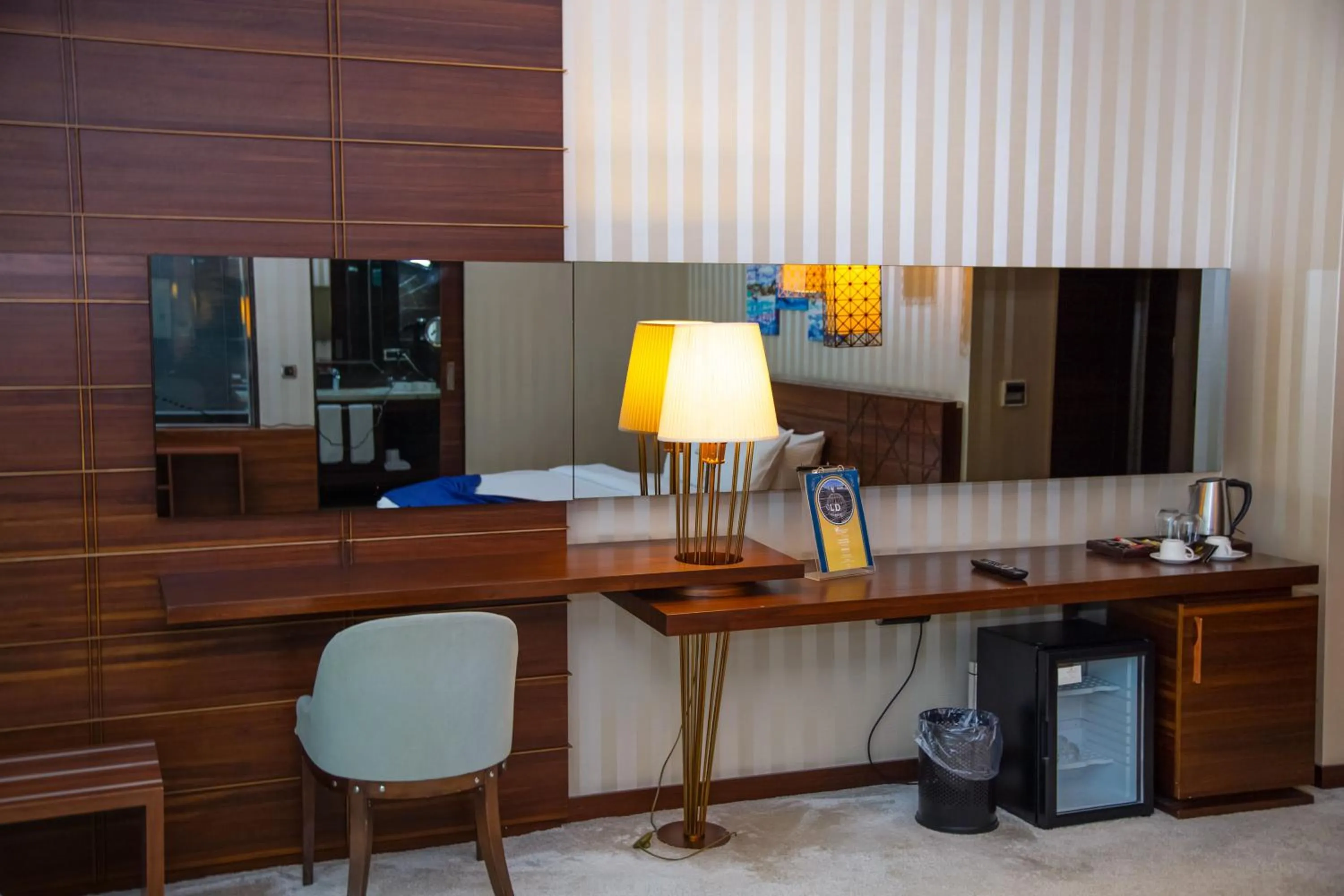 Deluxe Suite in Gold Majesty Hotel