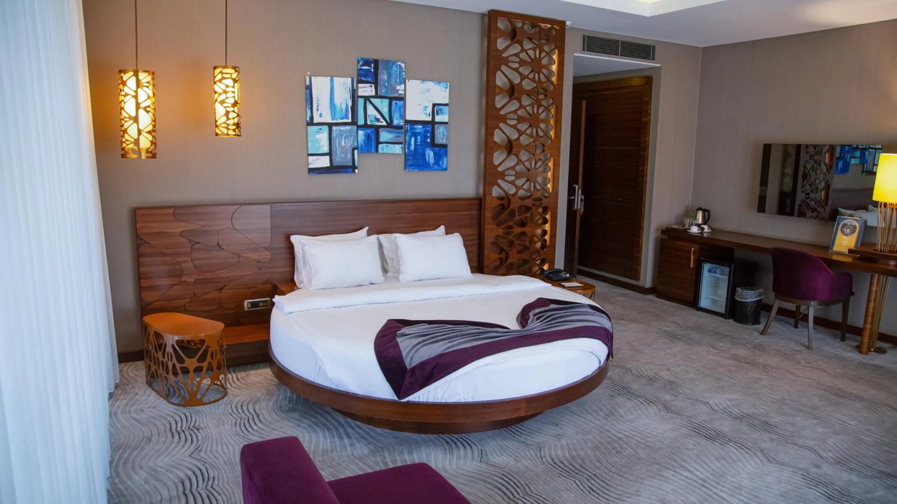 Large Family Room in Gold Majesty Hotel