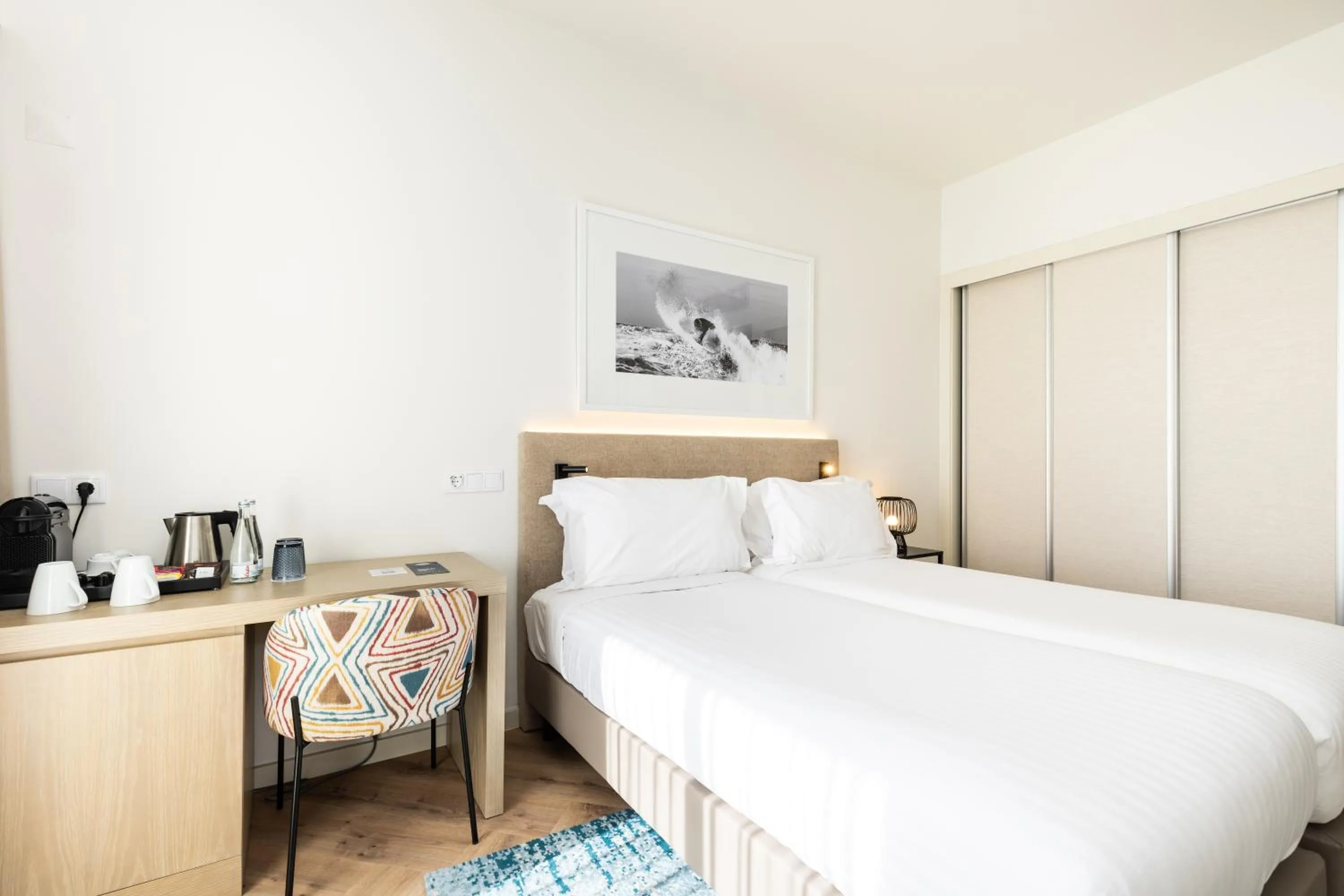 Standard Twin Room with Balcony and Walk-In Shower in Crowne Plaza - Caparica Lisbon
