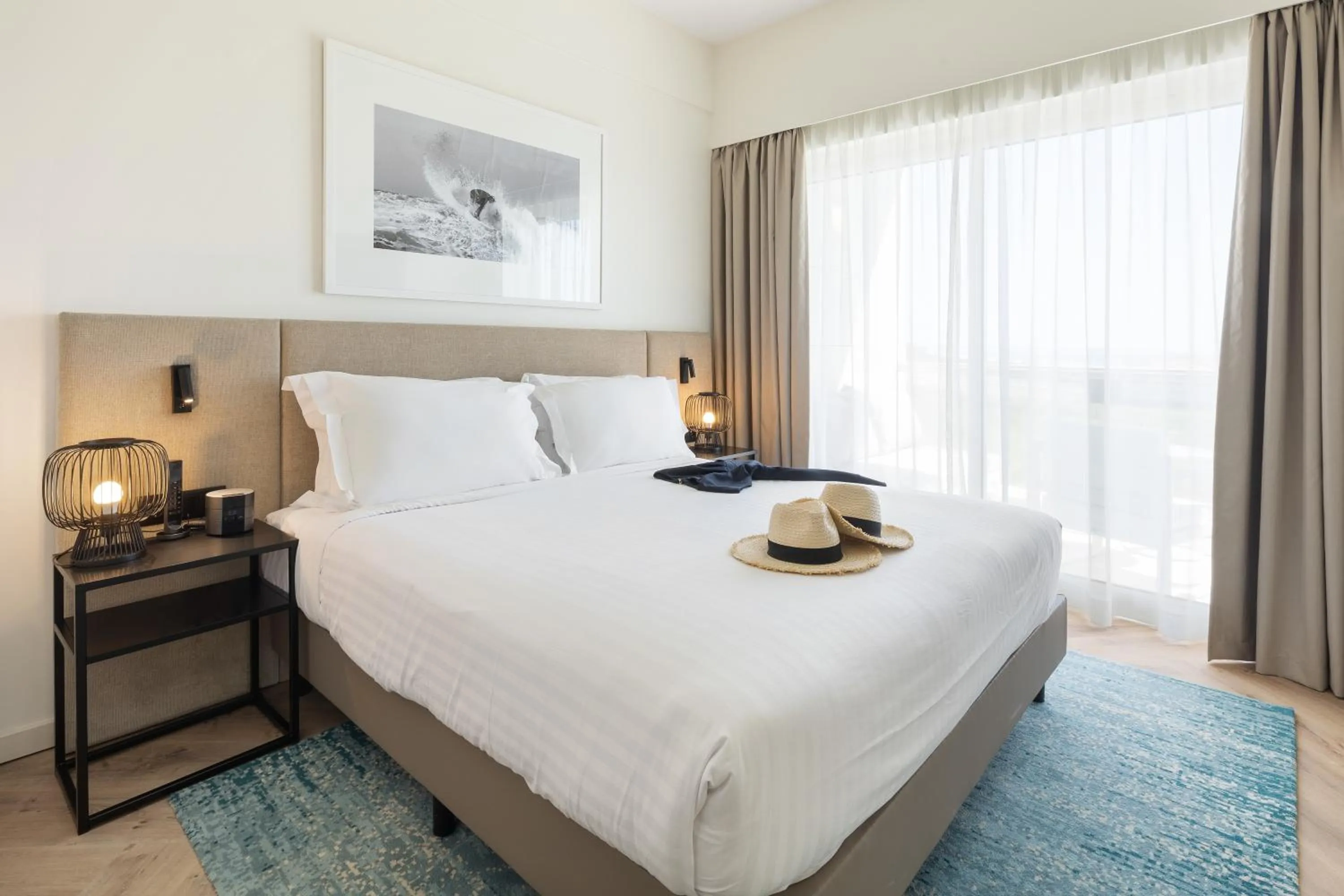 One-Bedroom Suite in Crowne Plaza - Caparica Lisbon