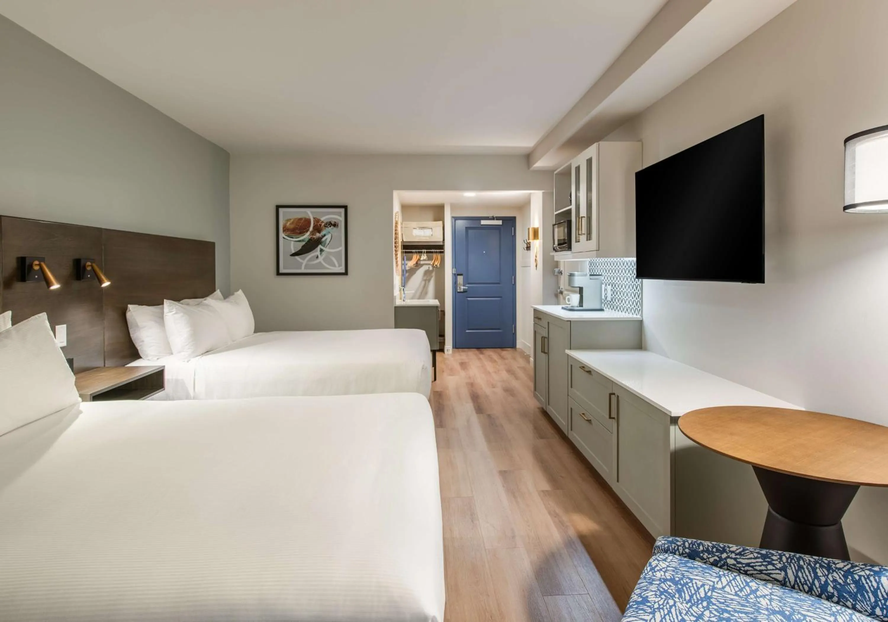 Queen Room with Two Queen Beds and Sunrise View - High Floor in Coast Rehoboth Beach, Tapestry Collection By Hilton