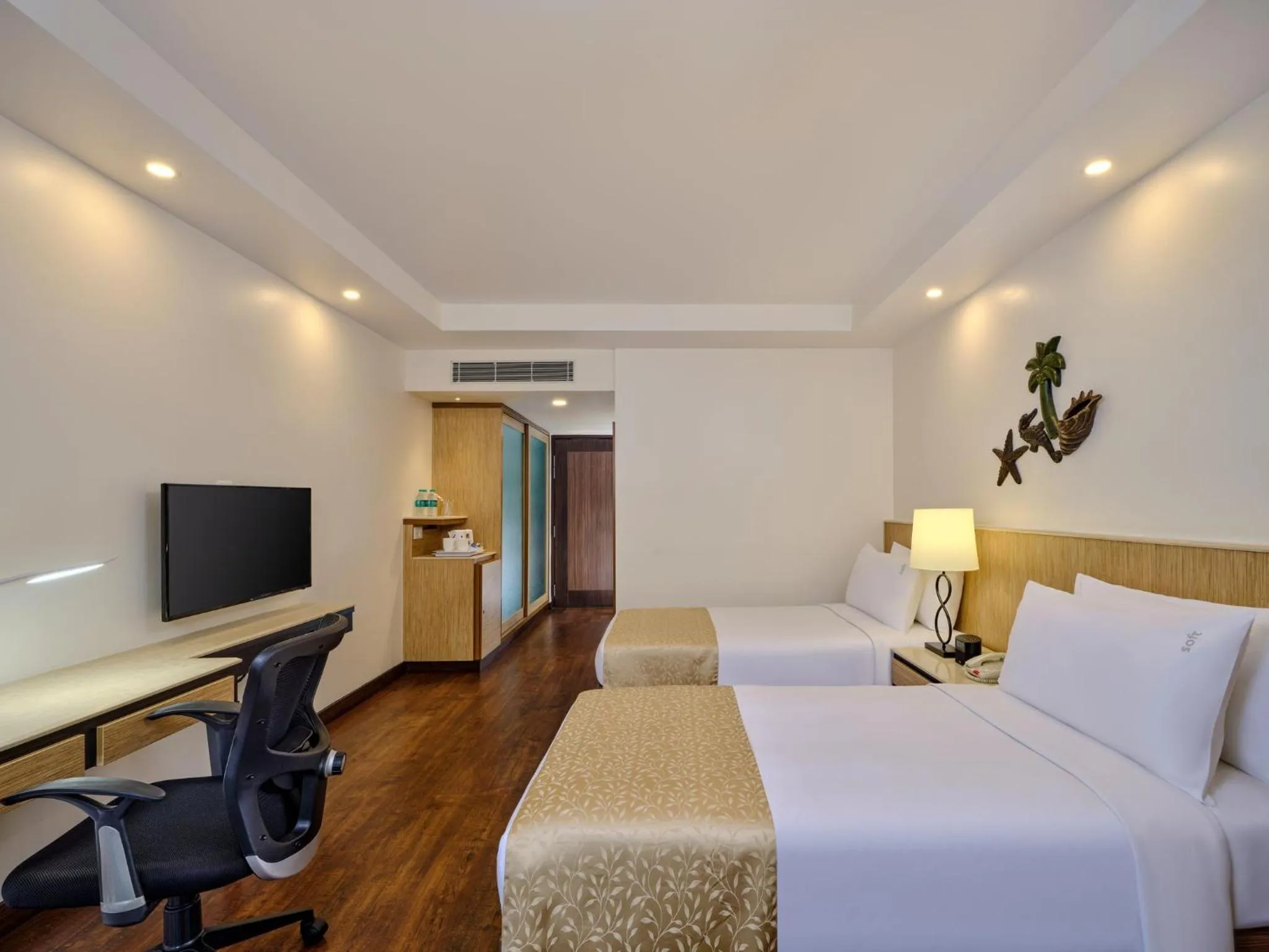 Standard Twin Room with Pool View in Holiday Inn Resort Goa by IHG