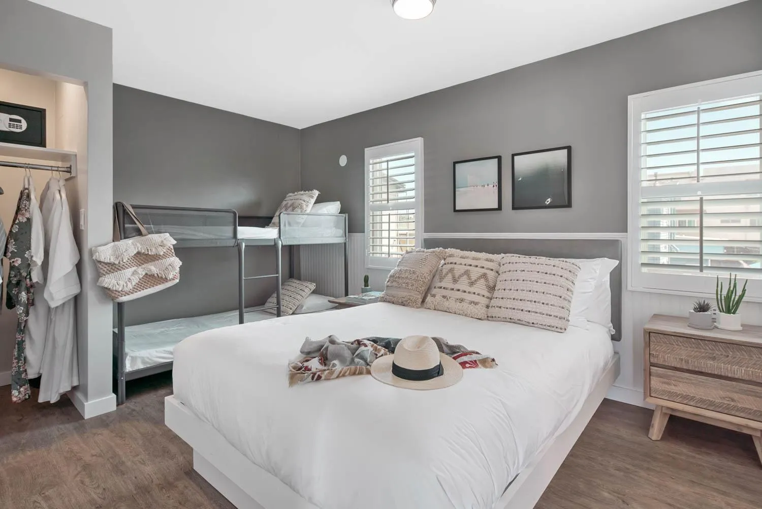 Deluxe Family Suite in Sea Sprite Beach Club