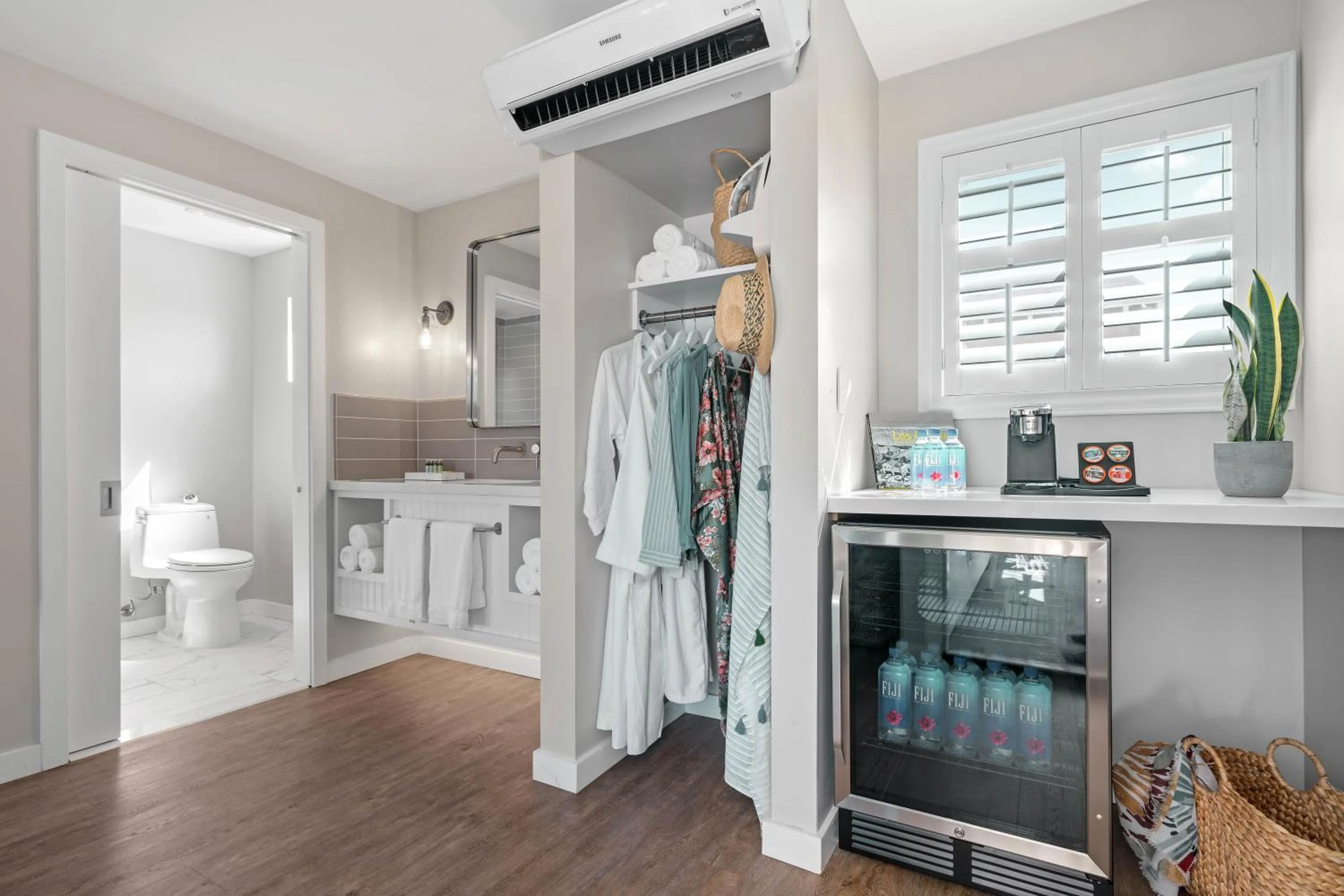 King Room with Balcony in Sea Sprite Beach Club