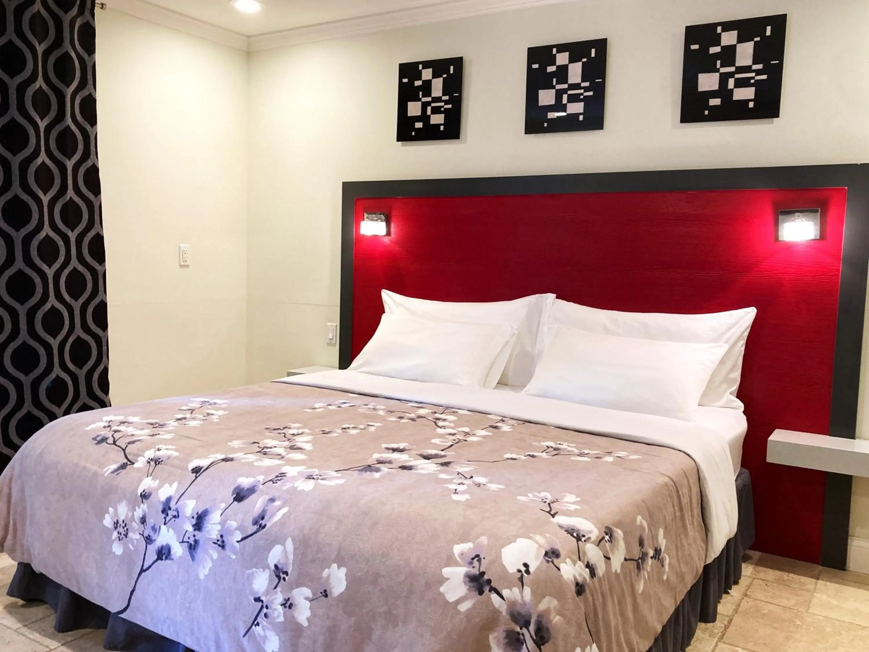 King Room in Retreat at Crystal Manatee