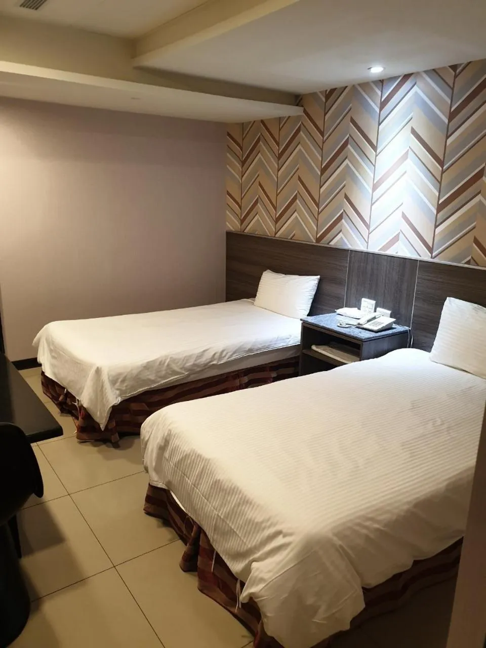 Economy Twin Room with No Window in Chuan Fu Hotel