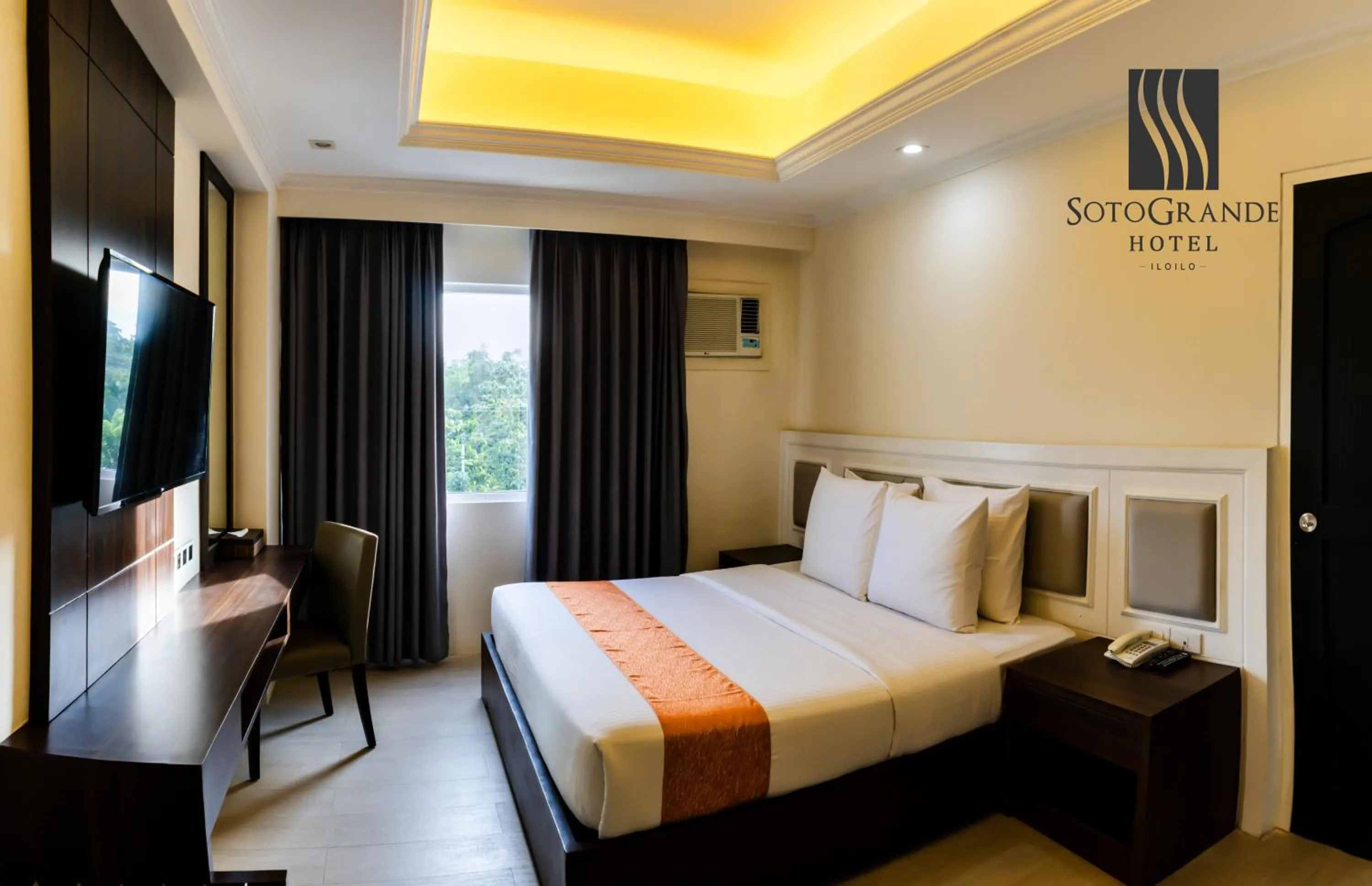 Deluxe King Studio in Sotogrande Iloilo Hotel