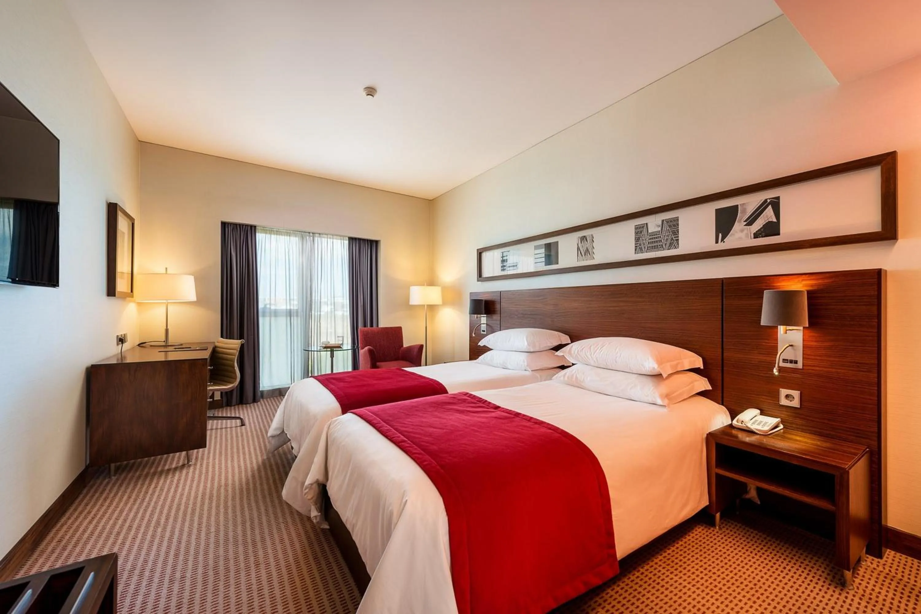 Twin Room in Lagoas Park Hotel