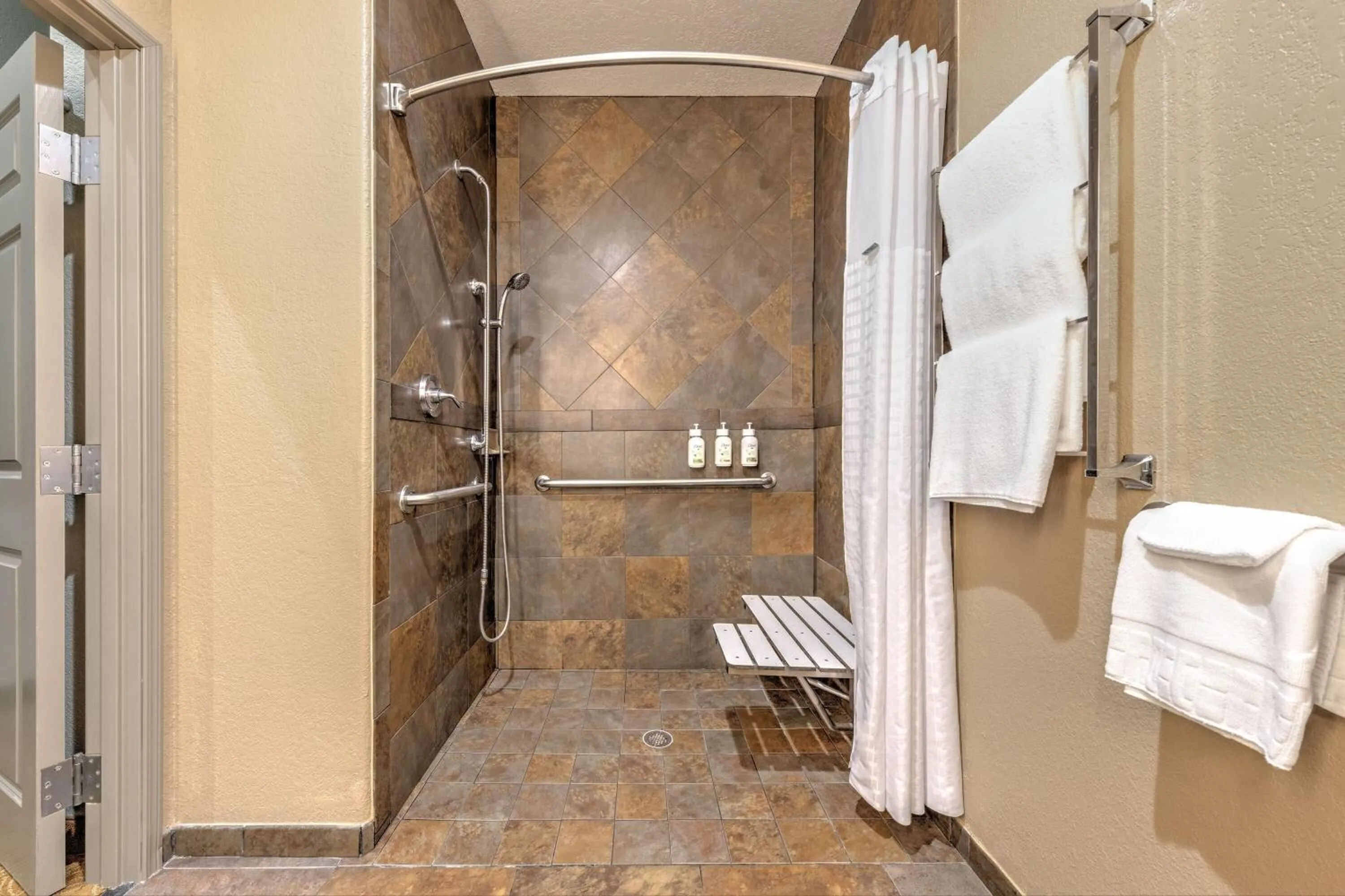 1 King Bed, Dlx Mobility/Hearing Access RM, Patio Lake View, Roll-In Shower,NSMK in La Quinta by Wyndham Marble Falls