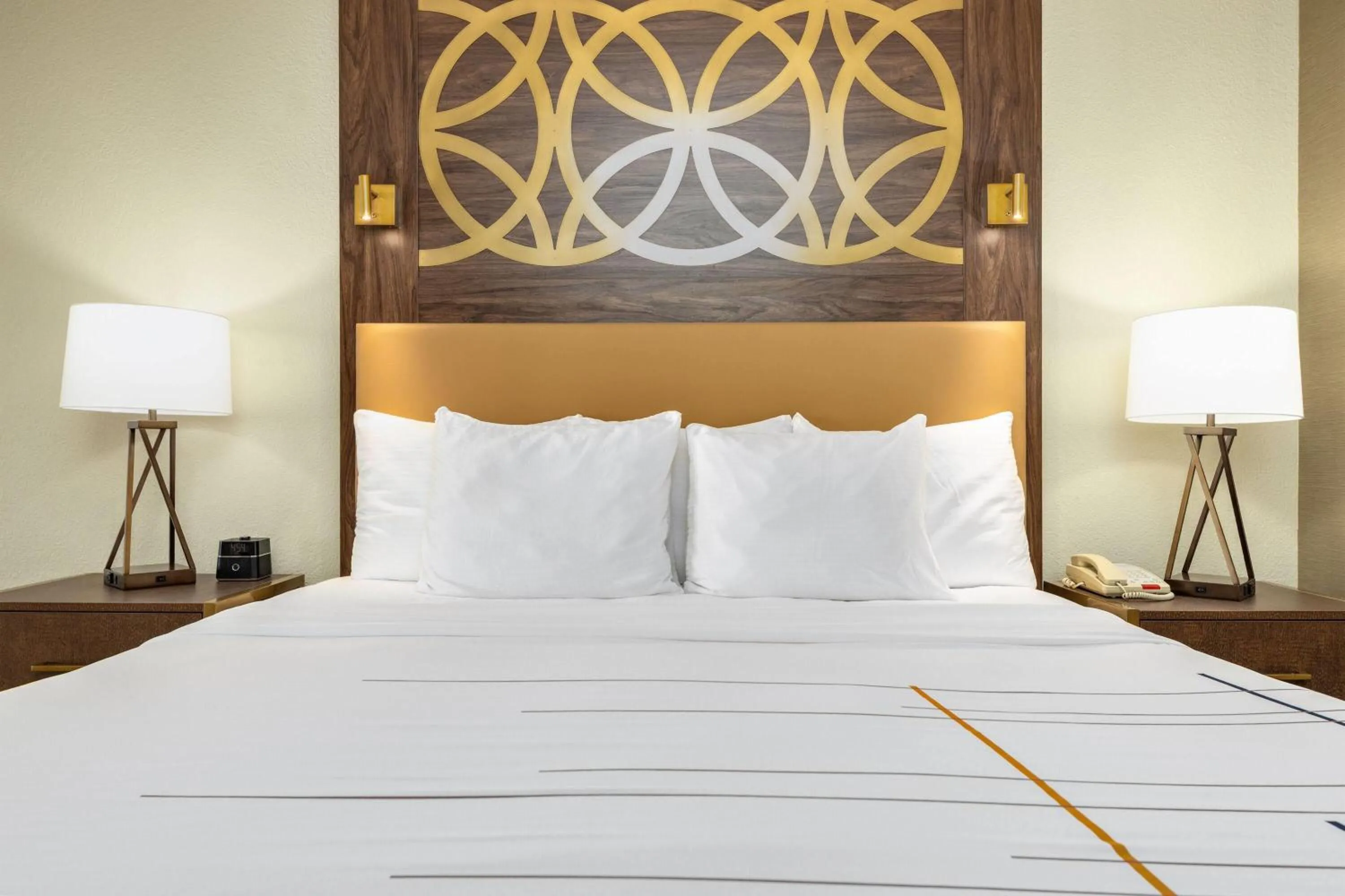 Executive King Suite with Balcony and Lake View - Lower Floor in La Quinta by Wyndham Marble Falls