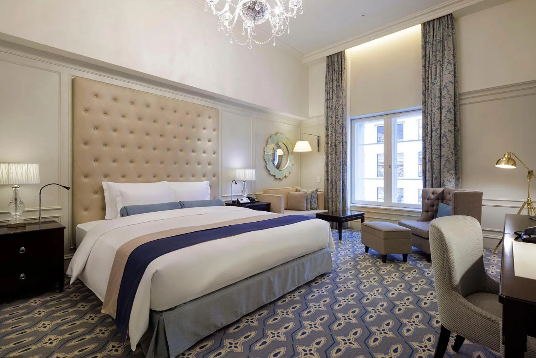 South Wing Deluxe King Room - Smoking in The Tokyo Station Hotel