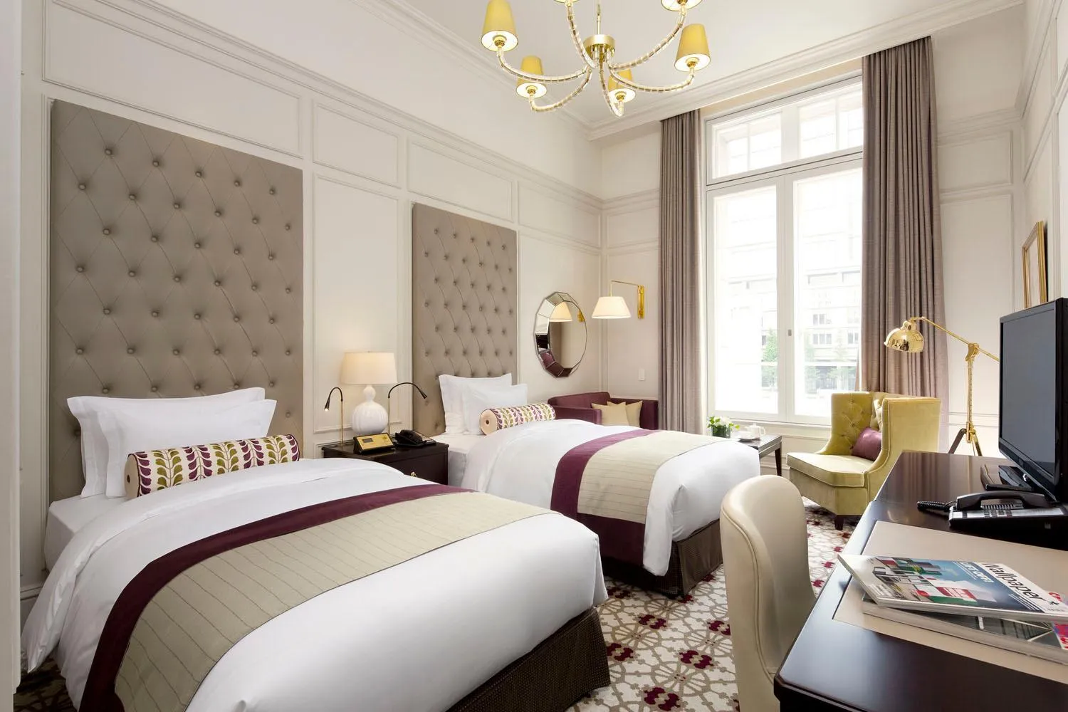 Palace Side Deluxe Twin - Non-Smoking in The Tokyo Station Hotel