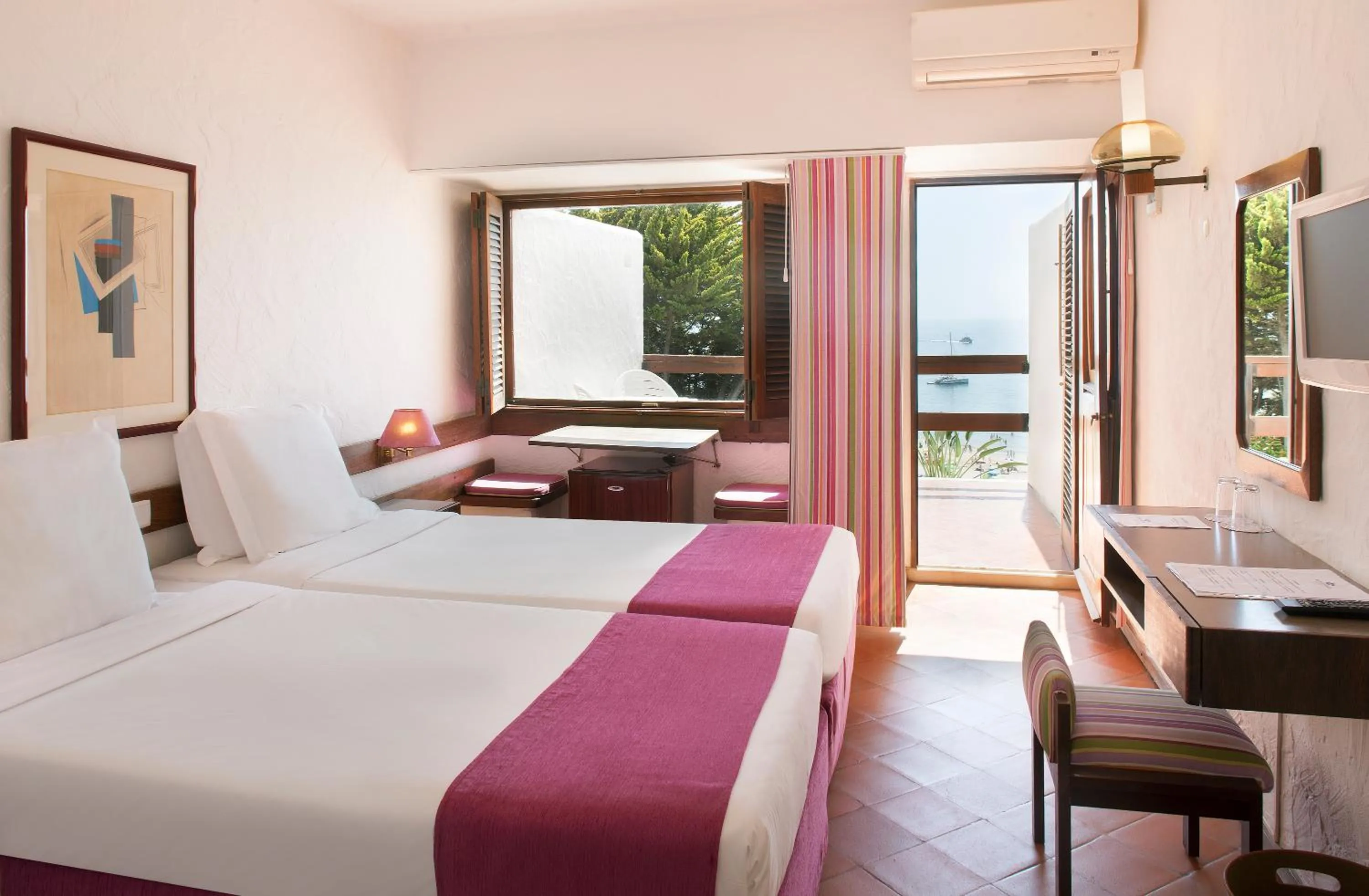 Standard Double or Twin Room with Sea View in Hotel do Mar